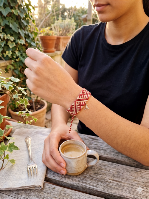 Hand-woven Macrame Bracelet Design Labyrinth Bracelet