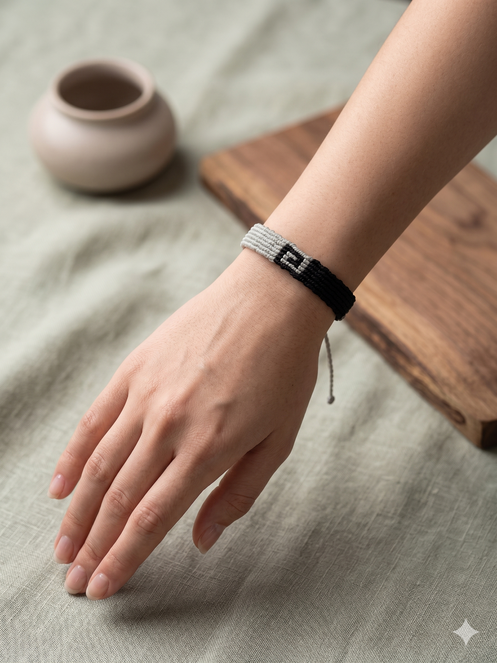 Unisex Two-Tone Macrame Bracelet with Geometric Maze Print