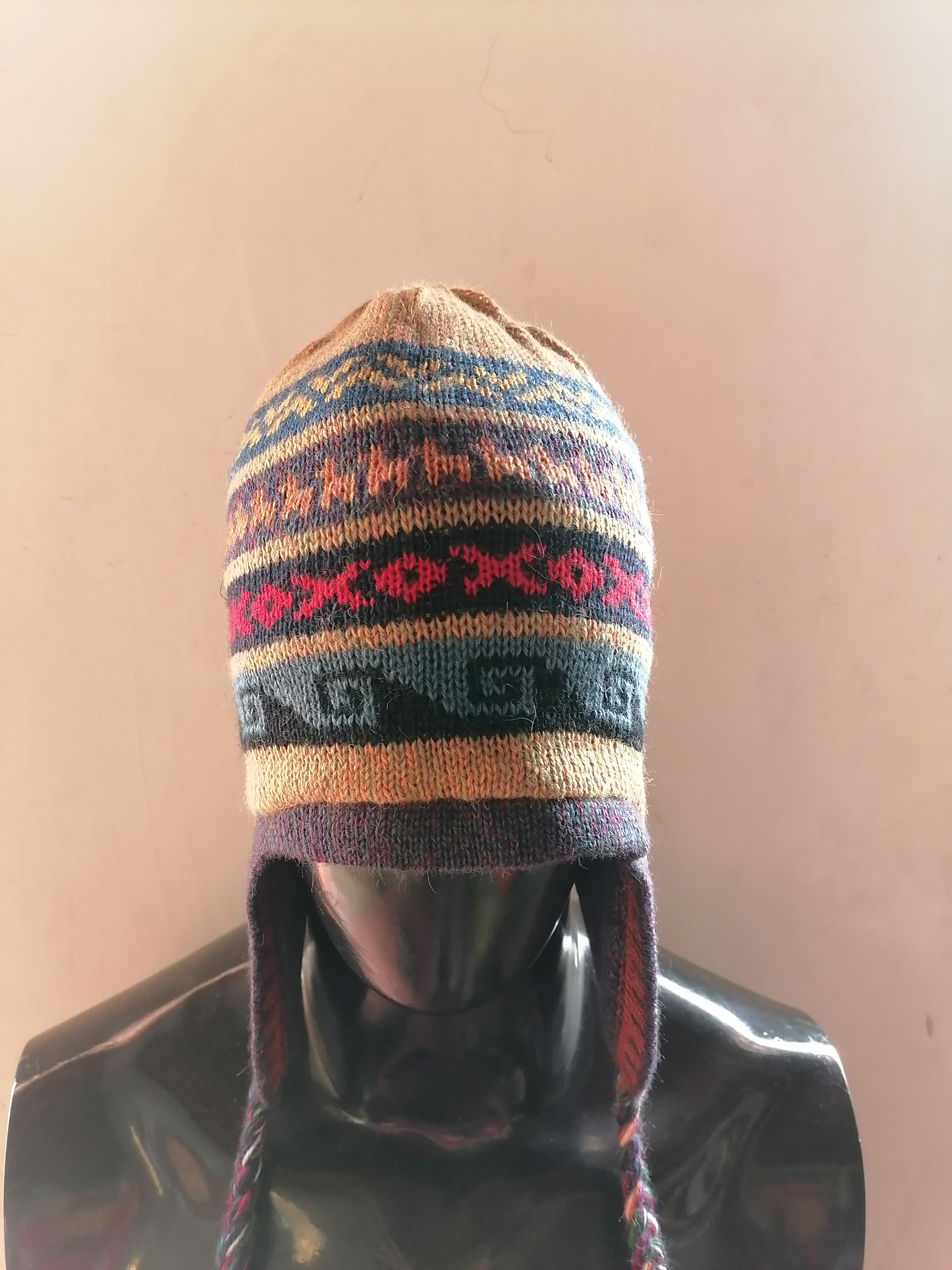 Unisex Knitted Wool Chullo for Warm Winter in Cusco