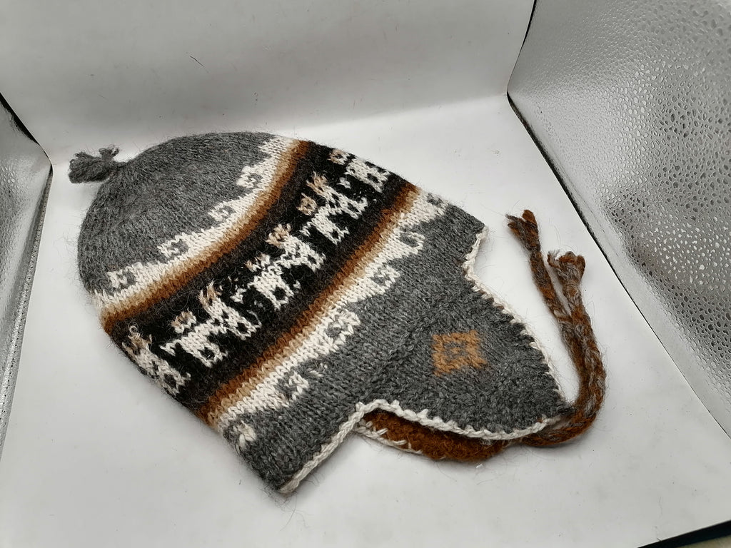 Unisex Knitted Wool Chullo for Warm Winter in Cusco