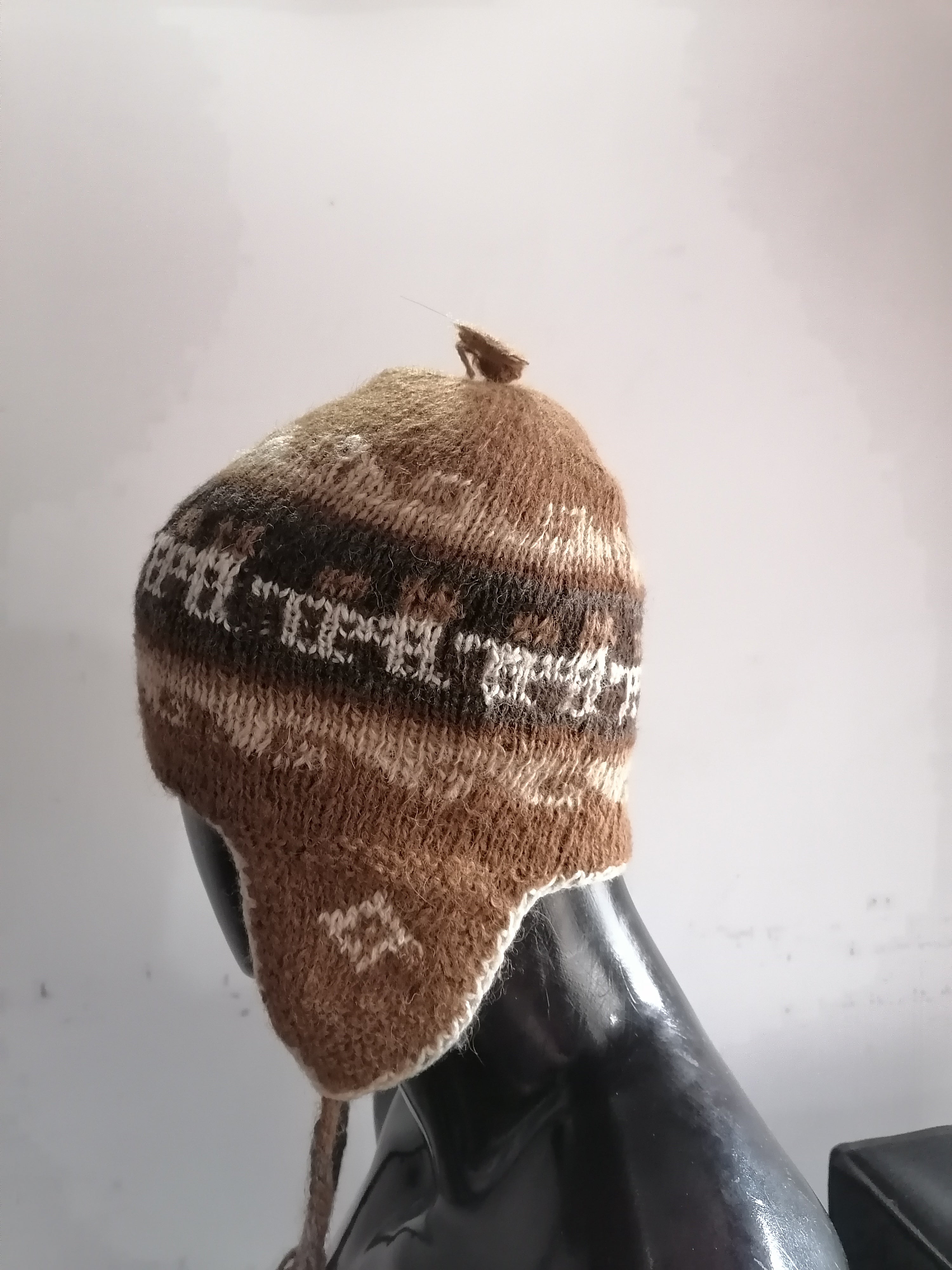 Unisex Knitted Wool Chullo for Warm Winter in Cusco