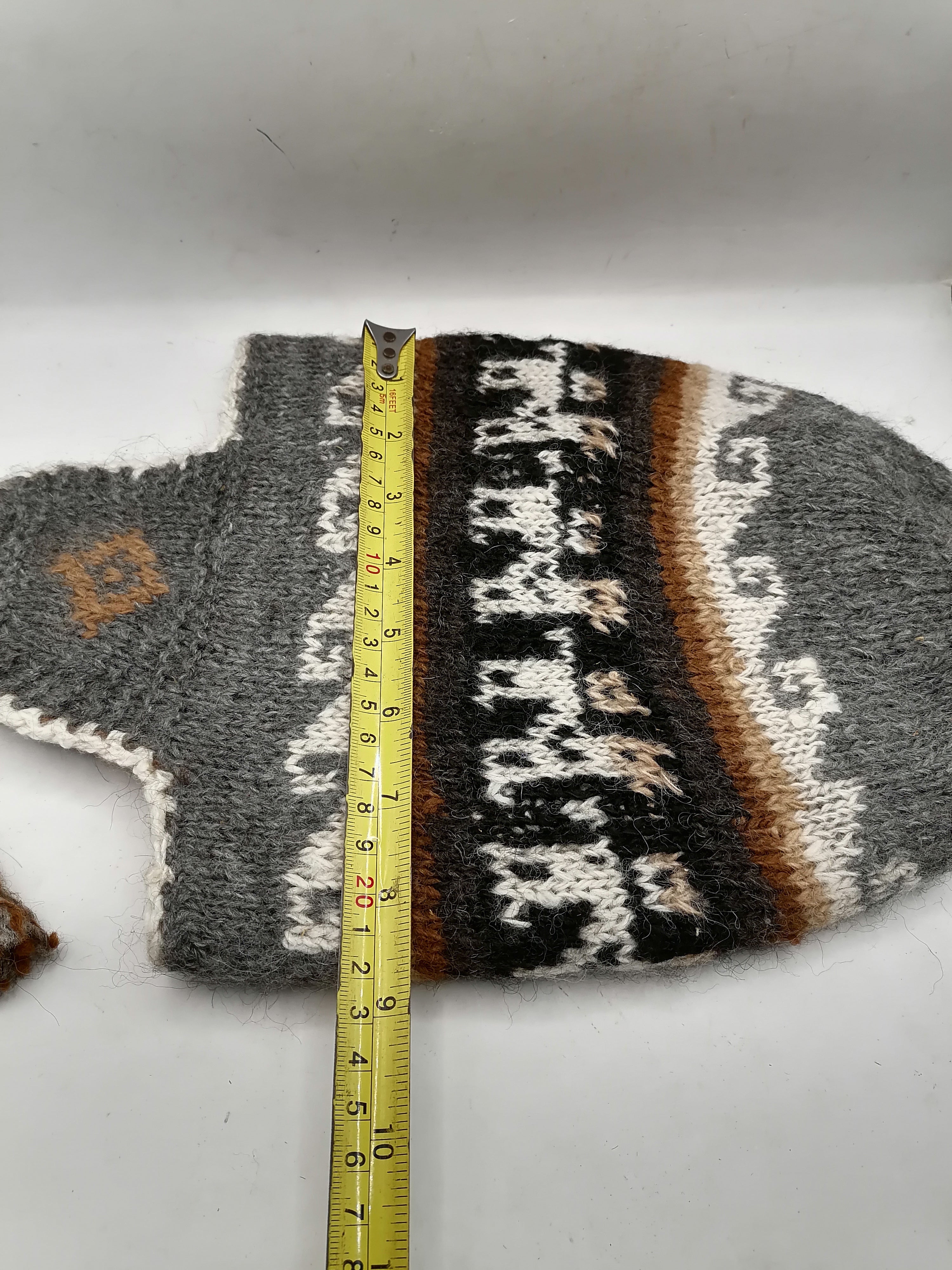 Unisex Knitted Wool Chullo for Warm Winter in Cusco