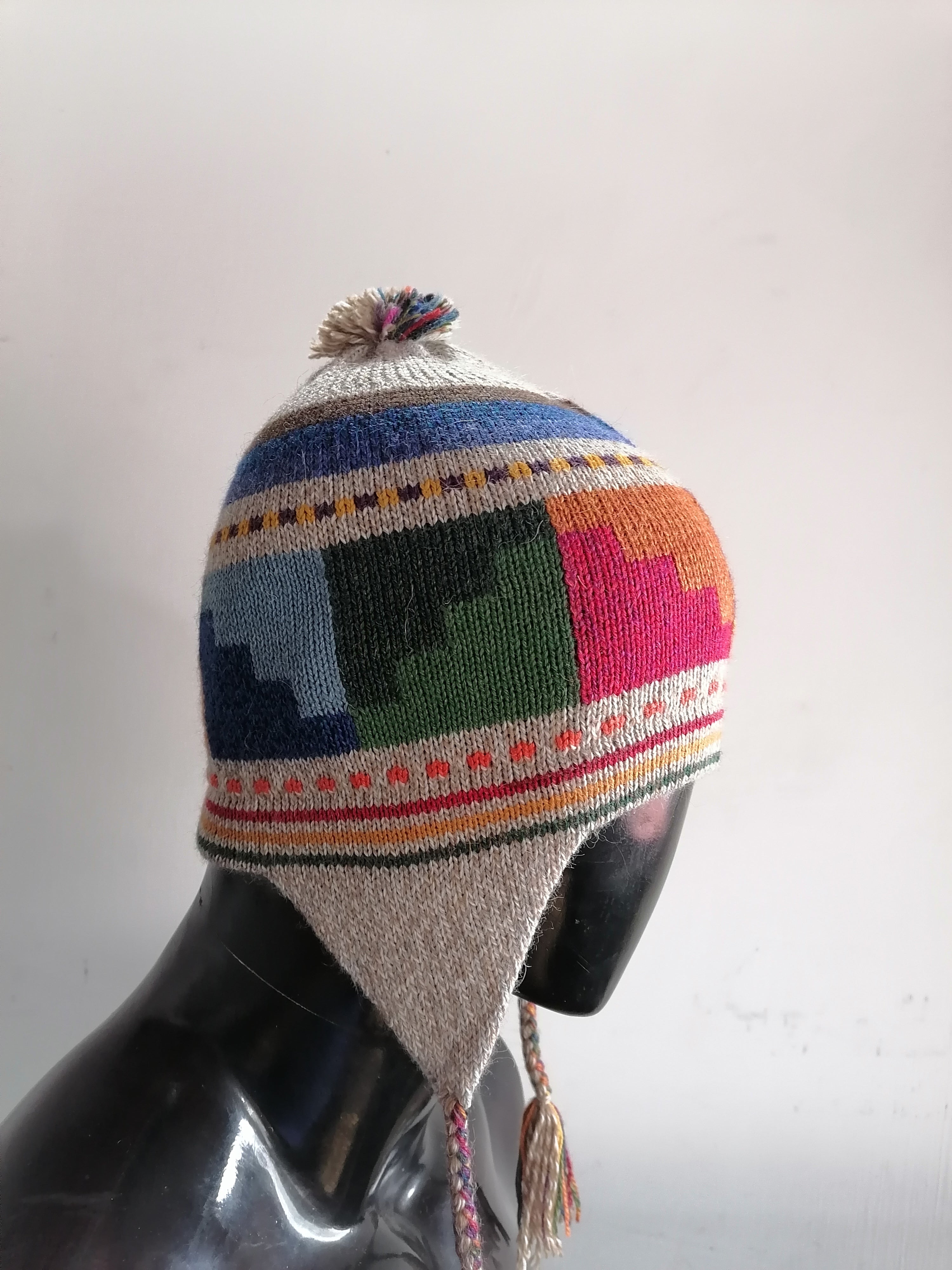 Unisex Knitted Wool Chullo for Warm Winter Cusco
