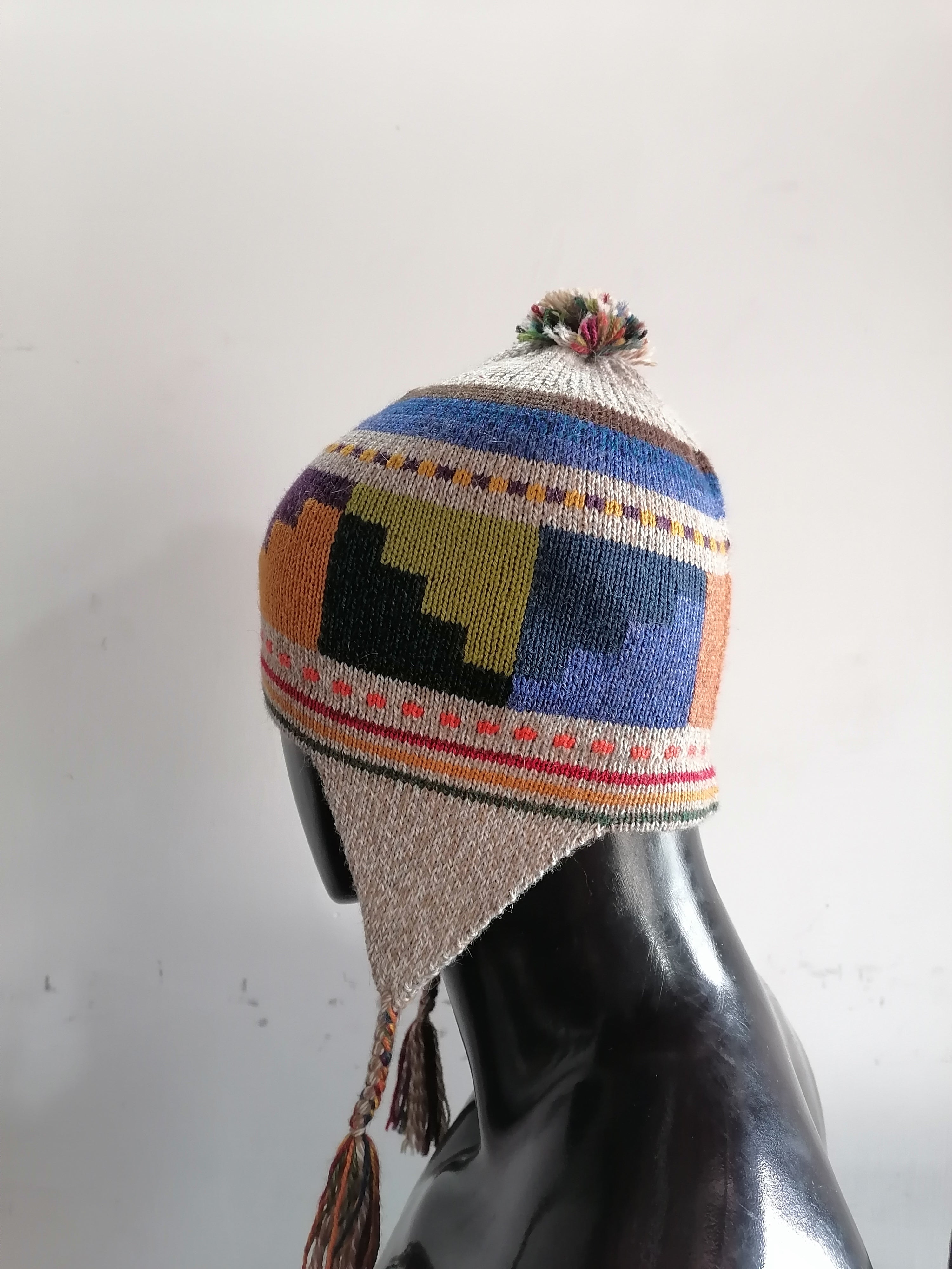 Unisex Knitted Wool Chullo for Warm Winter Cusco