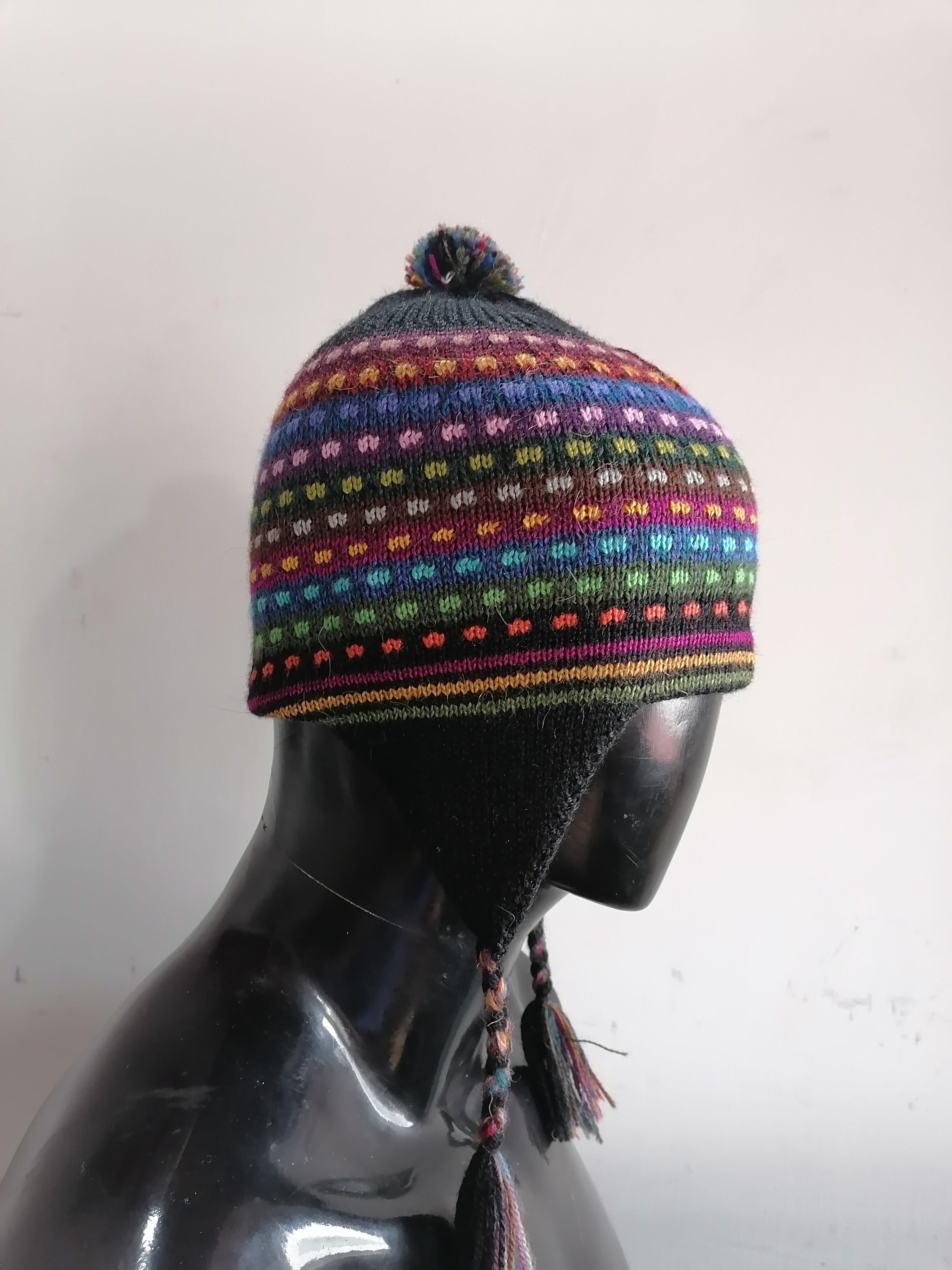 Unisex Knitted Wool Chullo for Warm Winter in Cusco