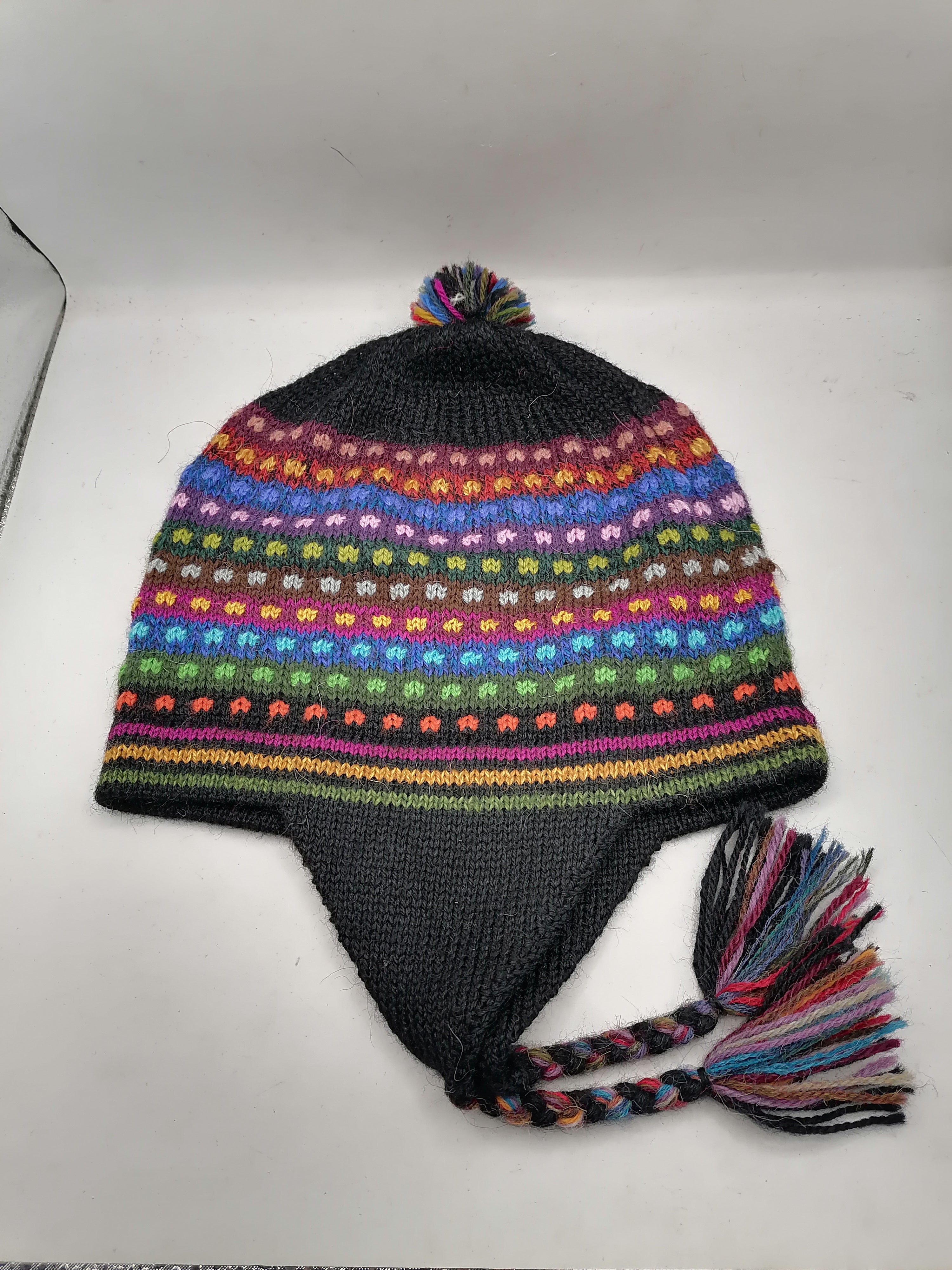 Unisex Knitted Wool Chullo for Warm Winter in Cusco