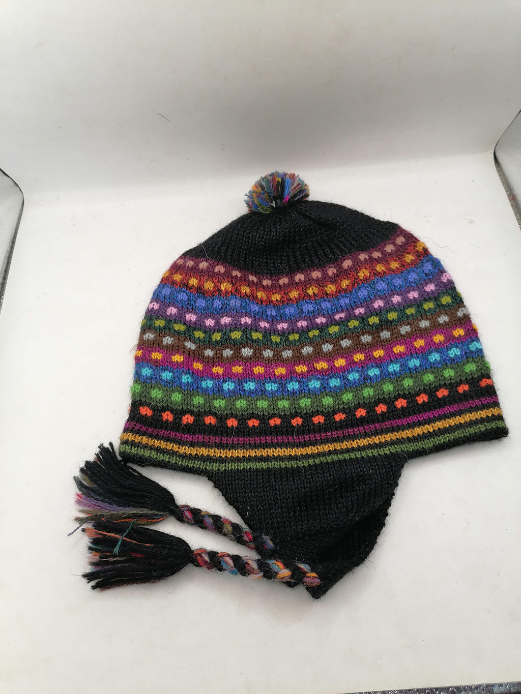 Unisex Knitted Wool Chullo for Warm Winter in Cusco