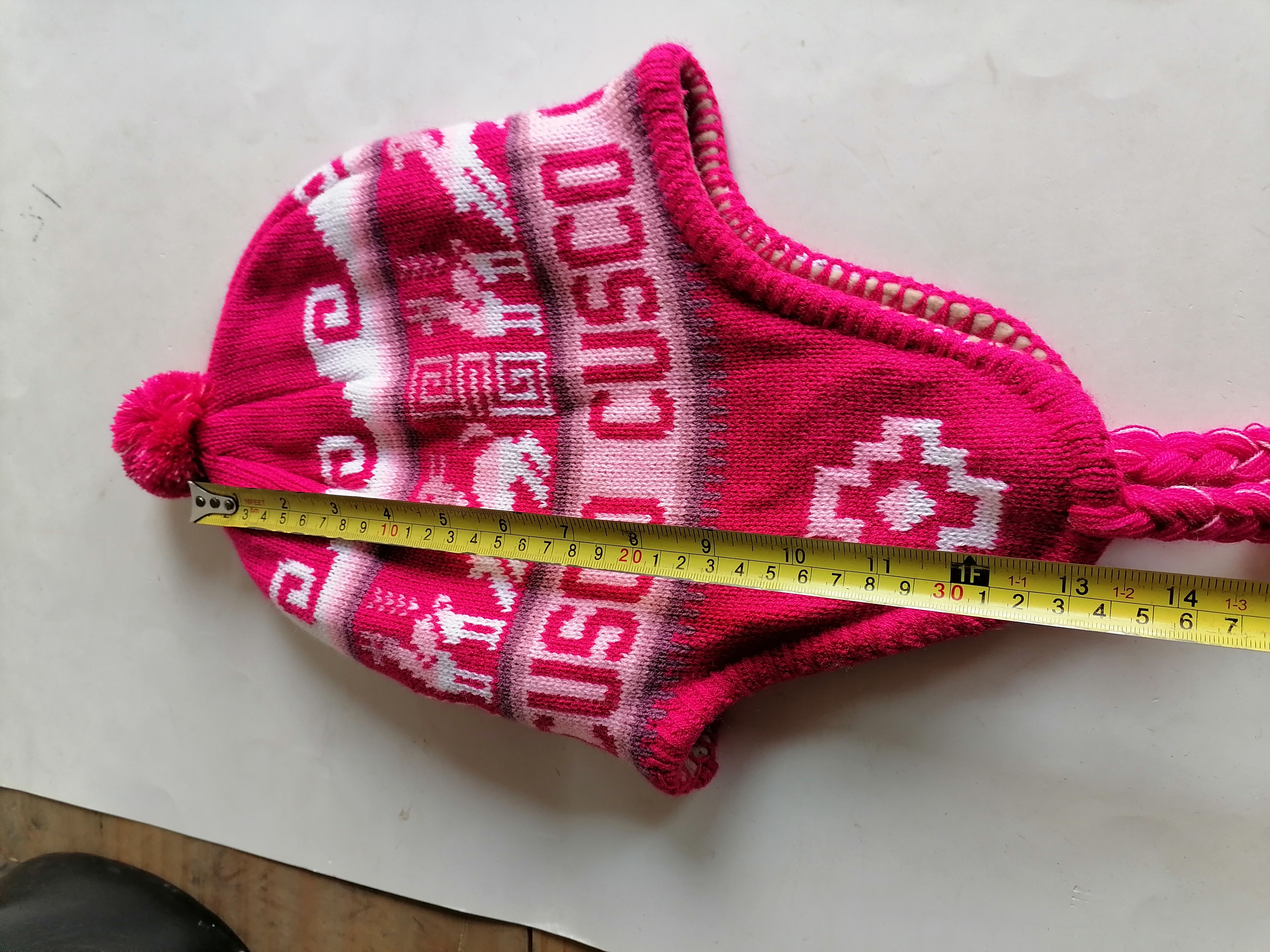 Unisex Knitted Wool Chullo for Warm Winter in Cusco