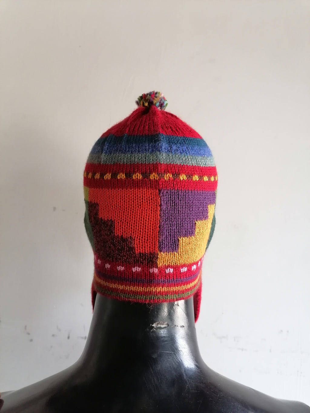 Unisex Knitted Alpaca Wool Chullo for Warm Winter in Cusco