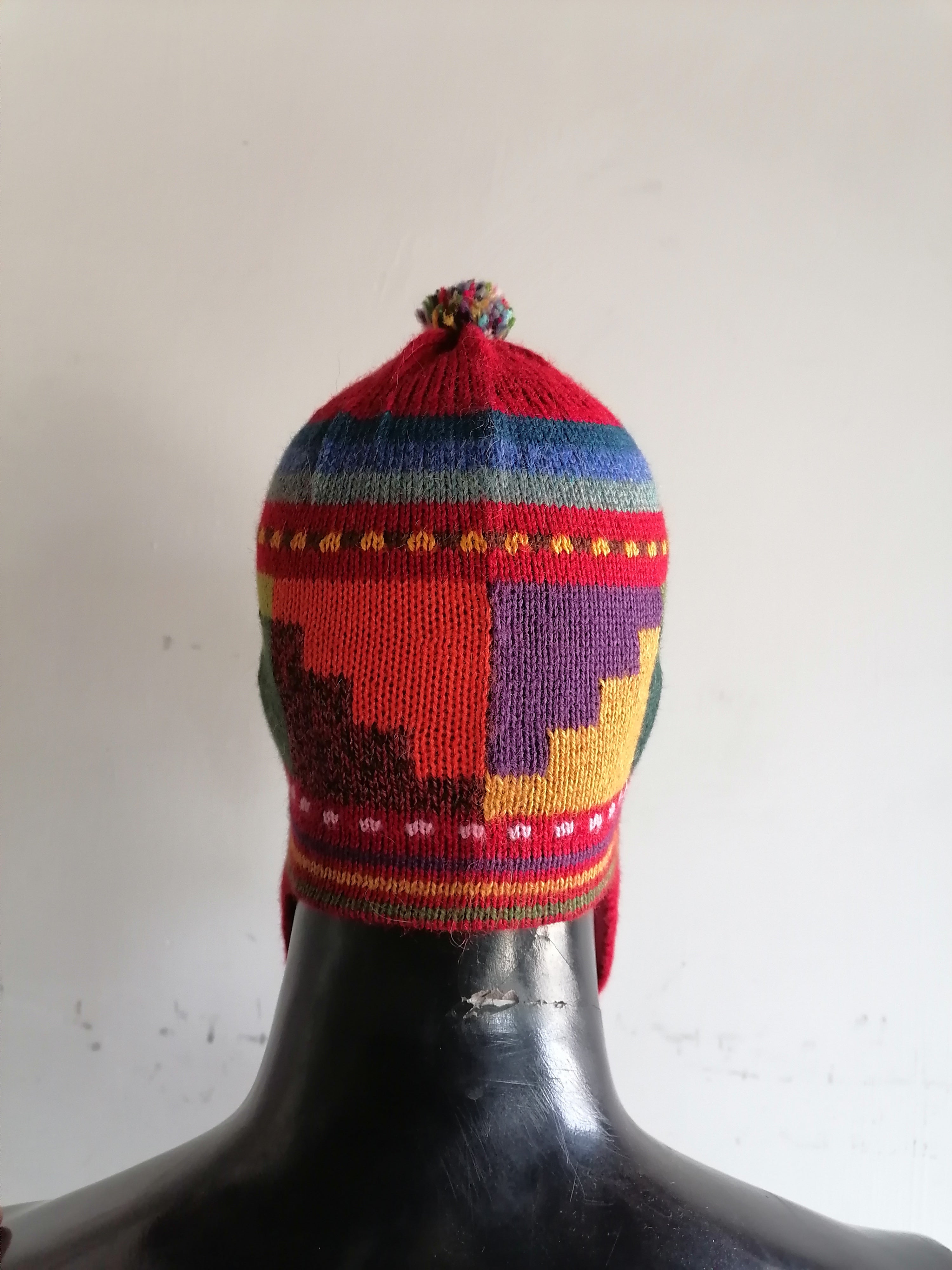 Unisex Knitted Alpaca Wool Chullo for Warm Winter in Cusco