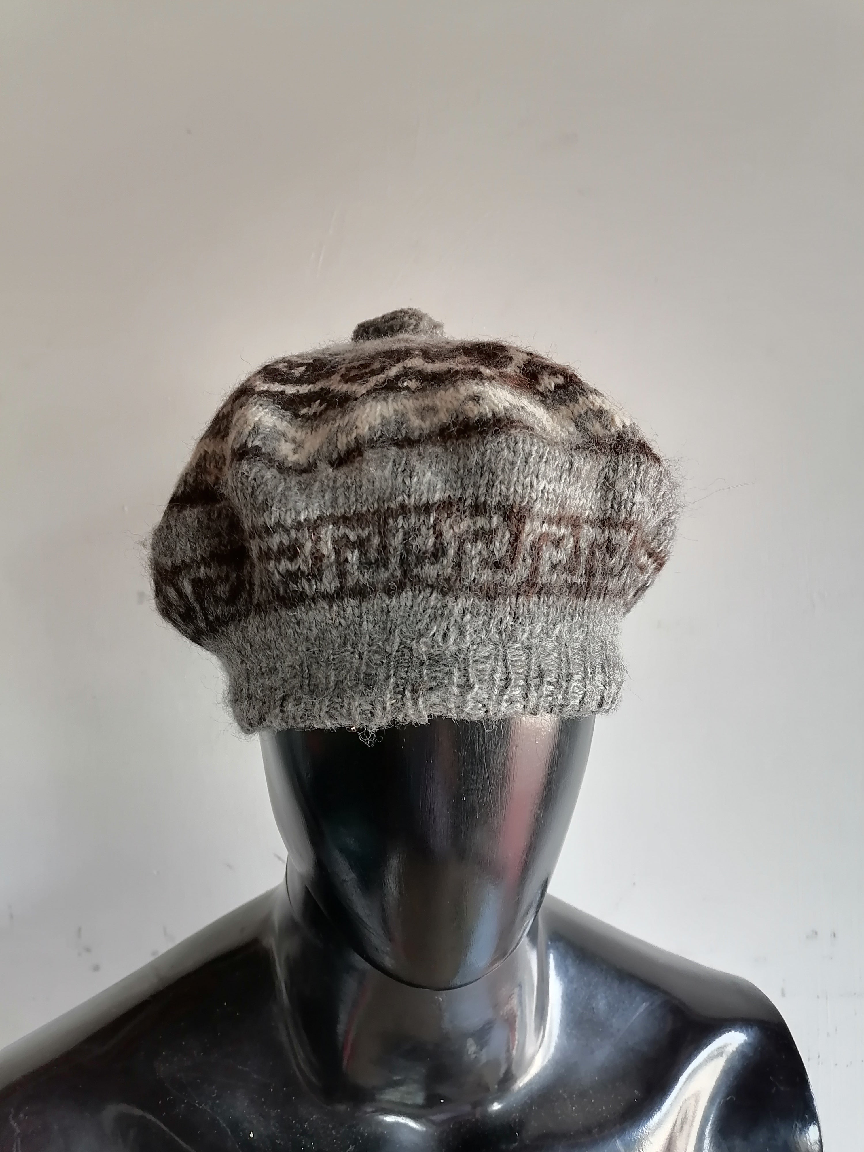 Unisex Wool Knit Beret for Warm Winter in Cusco