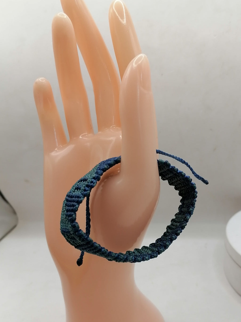 Unisex Woven Macrame Thread Bracelet, Peruvian Handmade Craft, Cusco
