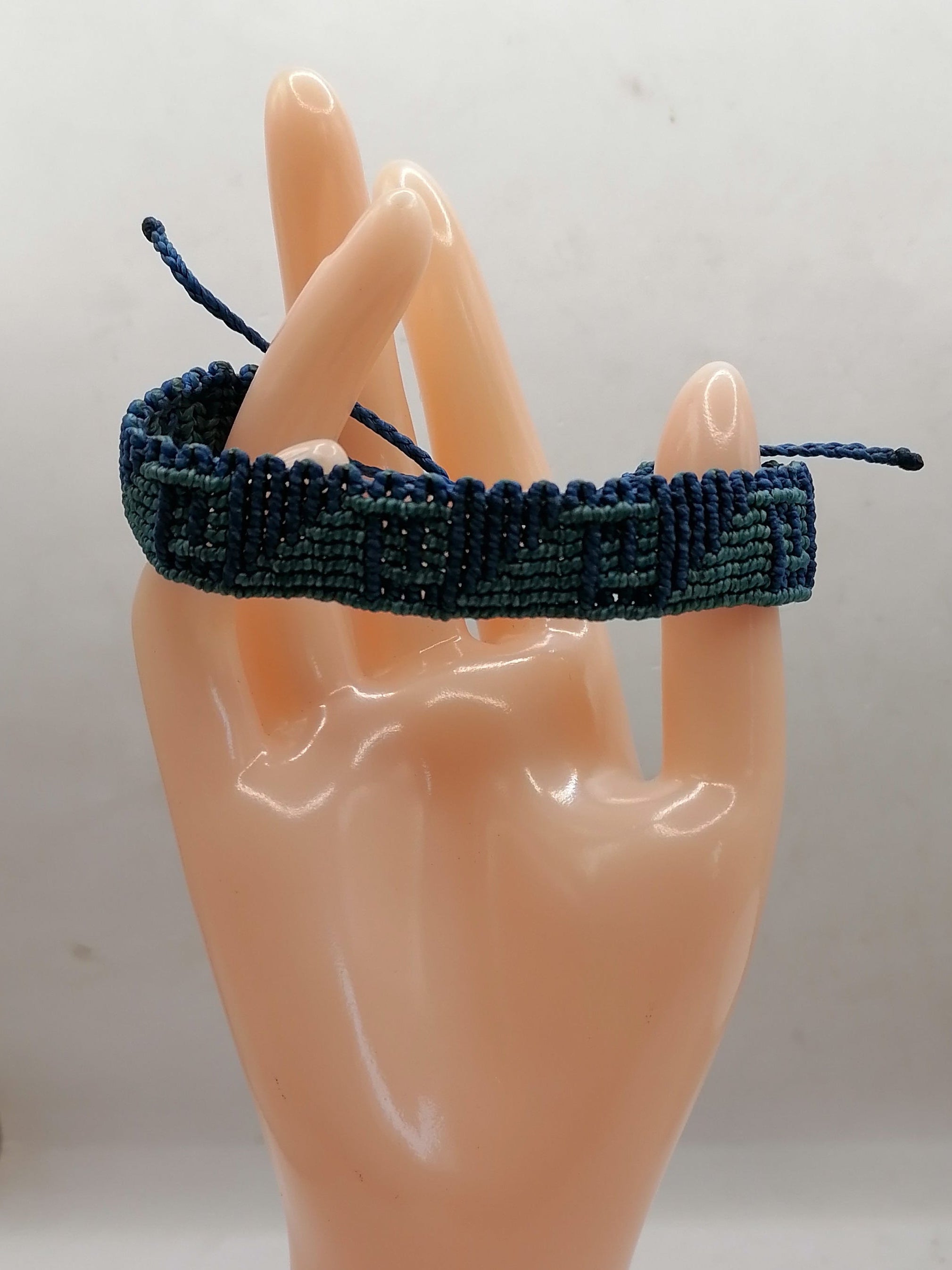 Unisex Woven Macrame Thread Bracelet, Peruvian Handmade Craft, Cusco