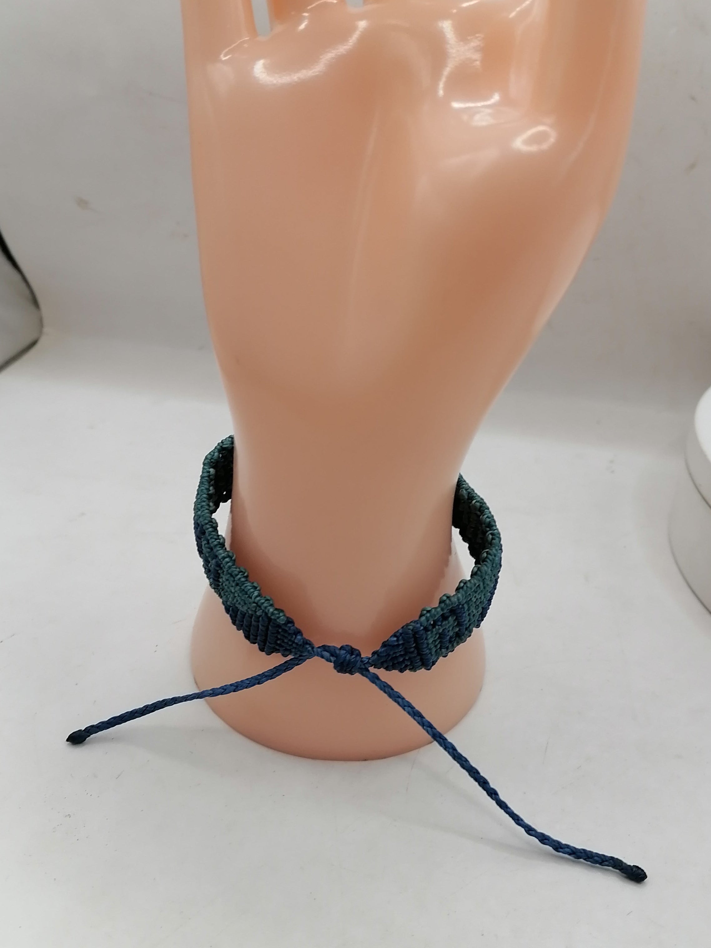 Unisex Woven Macrame Thread Bracelet, Peruvian Handmade Craft, Cusco