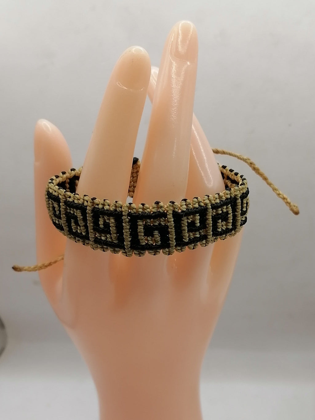 Unisex Woven Macrame Thread Bracelet, Peruvian Handicraft, Cusco