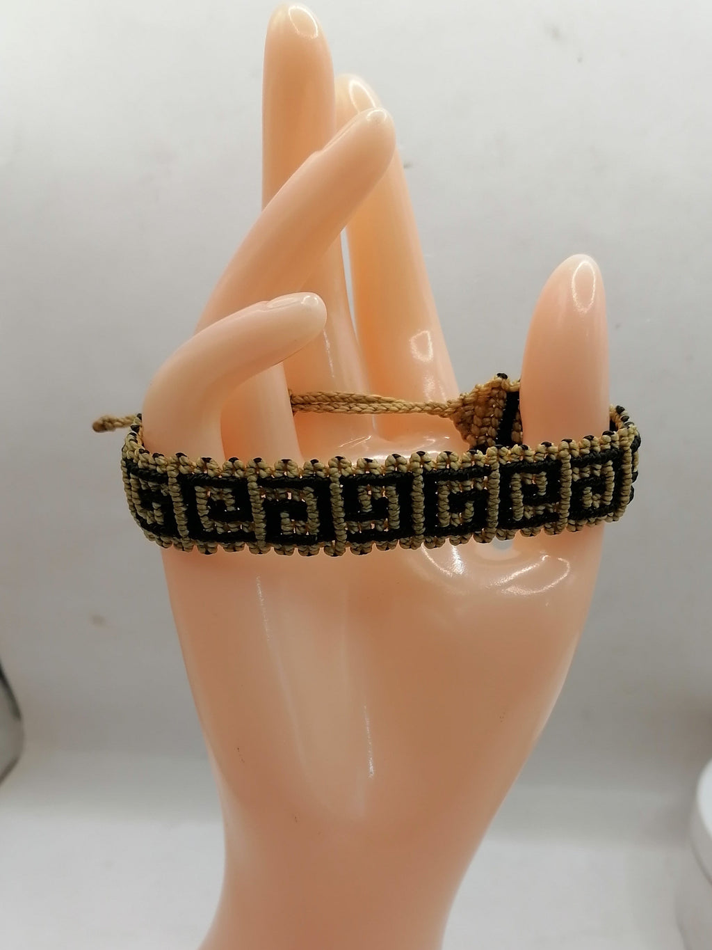 Unisex Woven Macrame Thread Bracelet, Peruvian Handicraft, Cusco