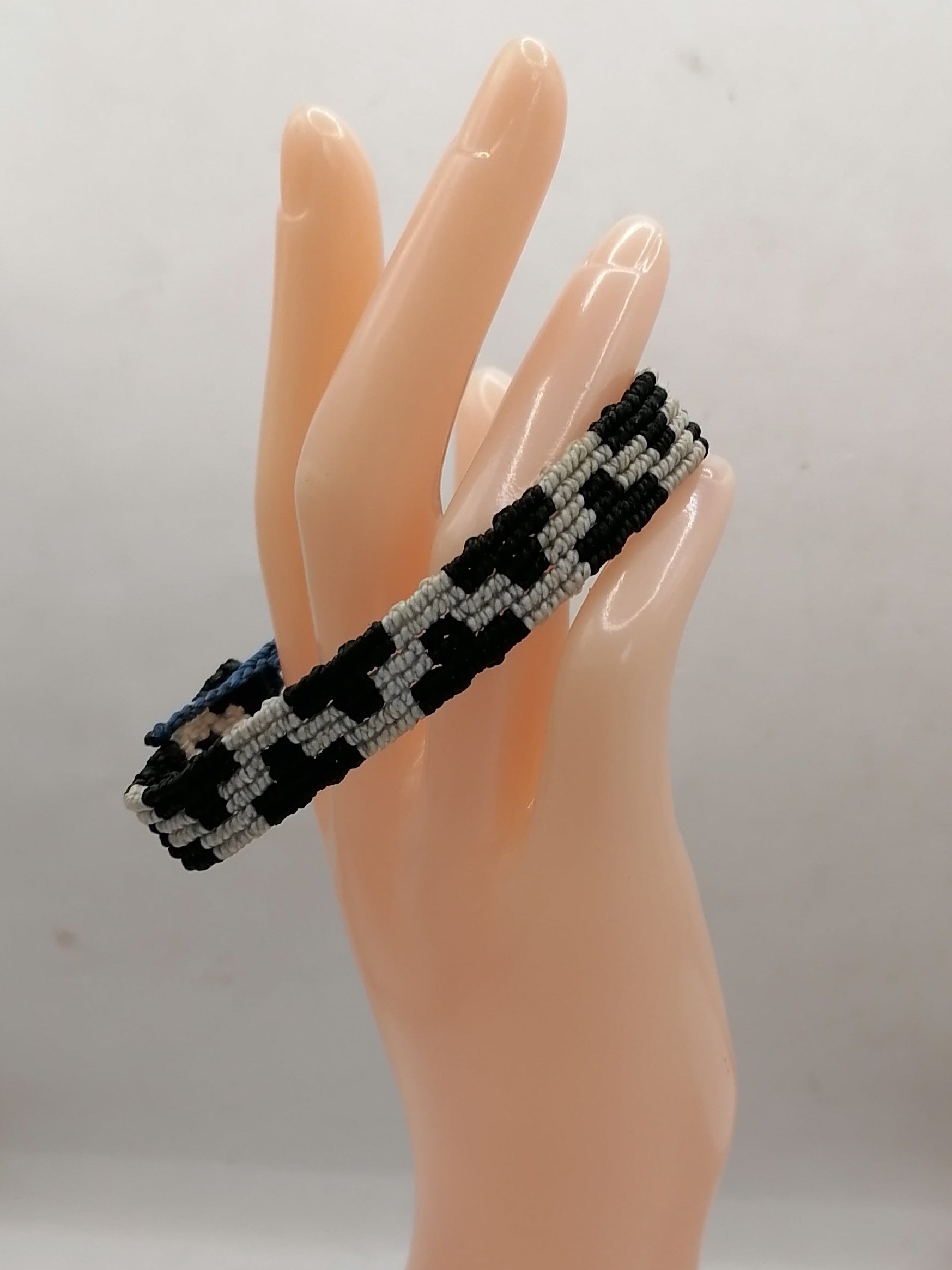 Unisex Handmade Bracelet, Peruvian Craftsmanship, Cusco