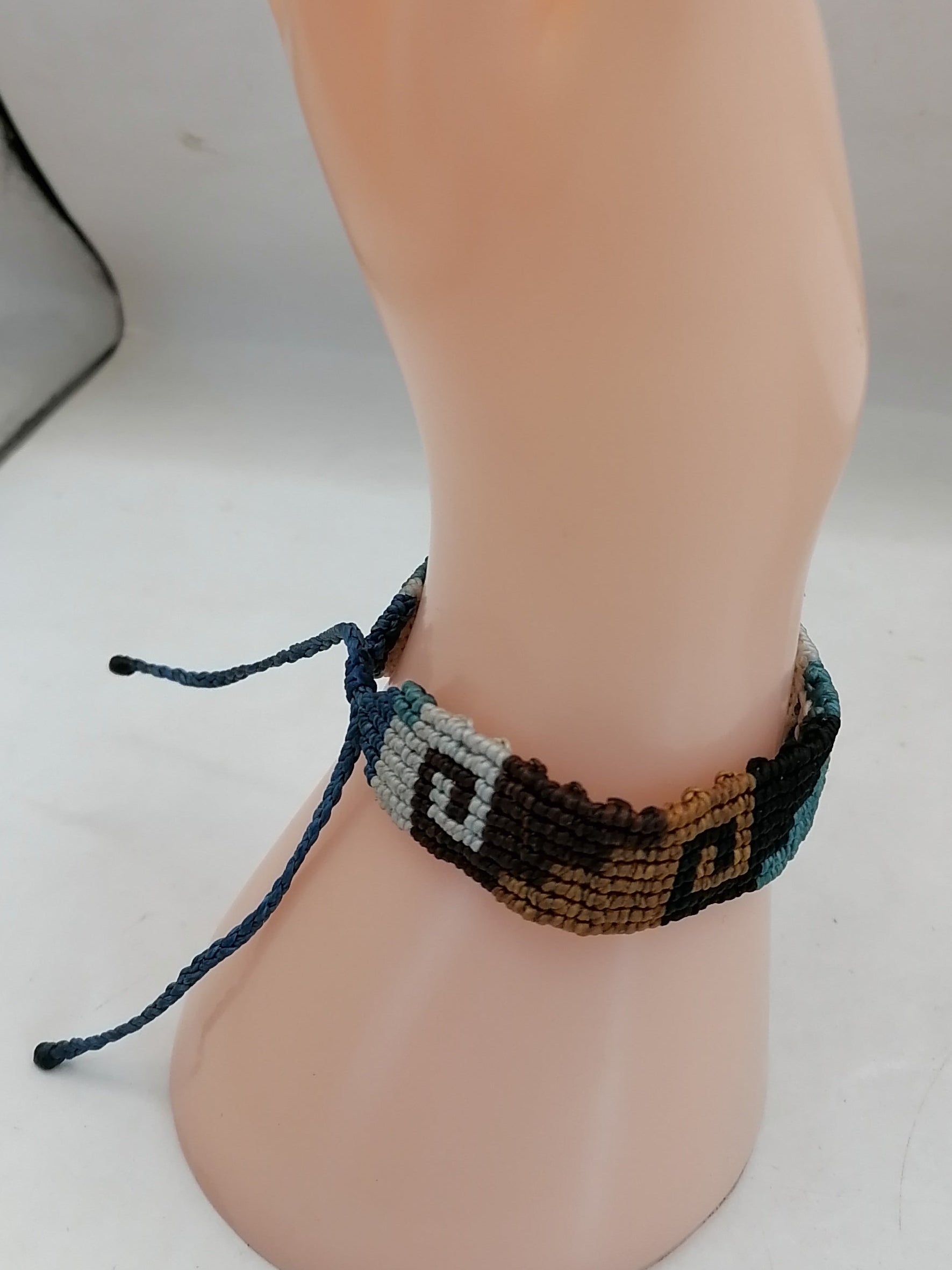 Women's Woven Macrame Bracelet with Labyrinth Designs - Peruvian Handicraft