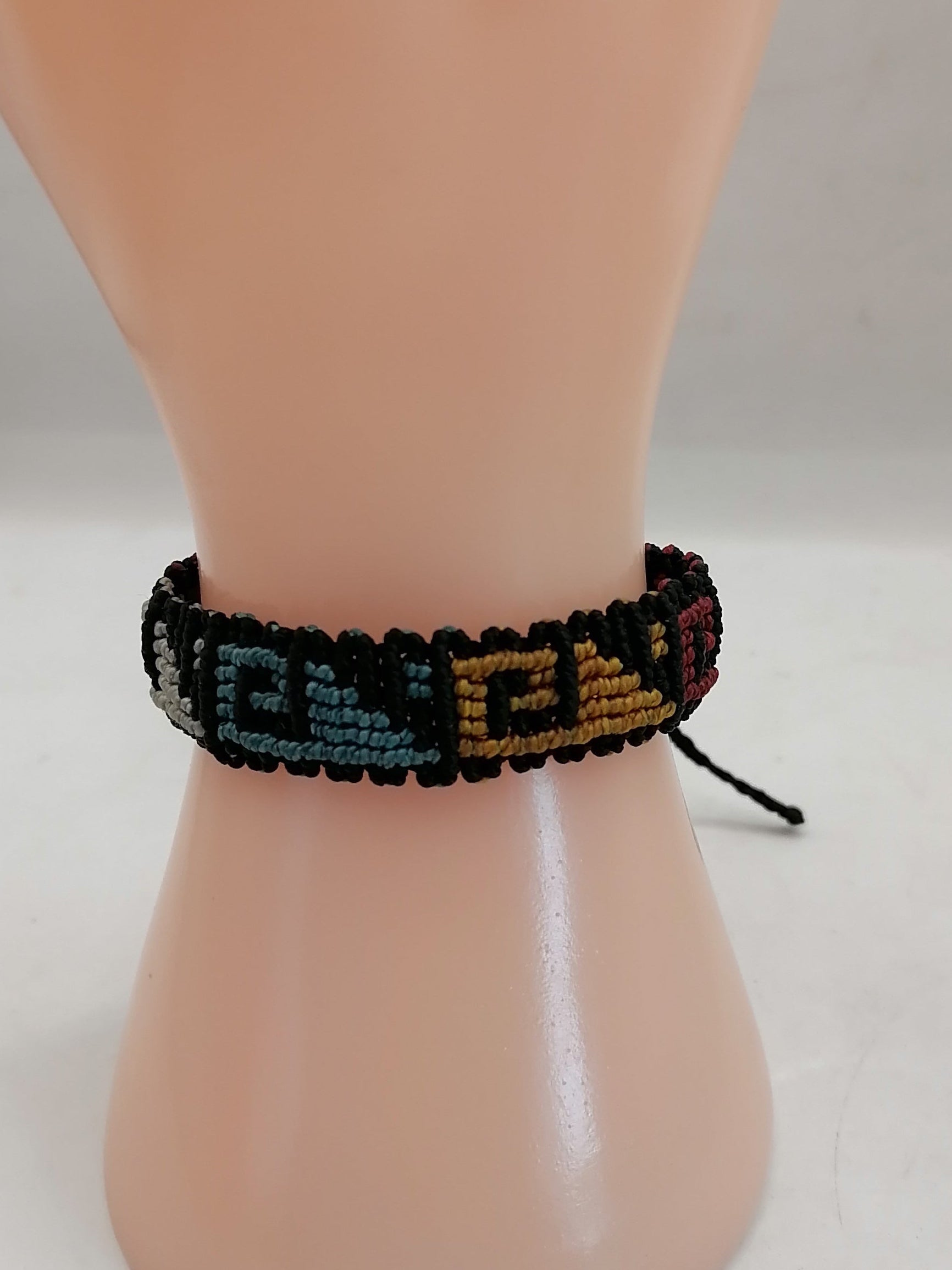 Unisex Woven Macrame Thread Bracelet, Peruvian Handicraft, Cusco