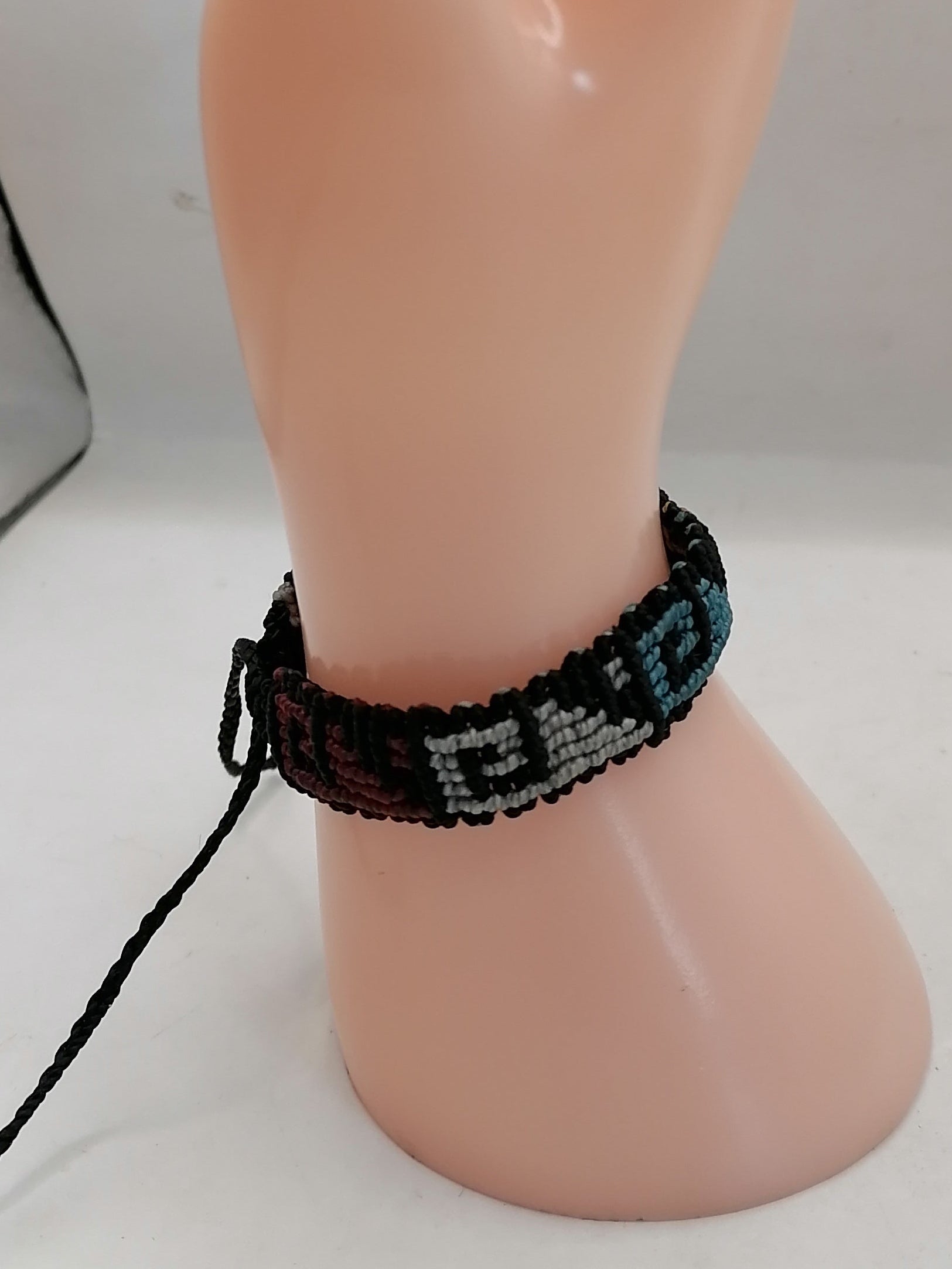 Unisex Woven Macrame Thread Bracelet, Peruvian Handicraft, Cusco