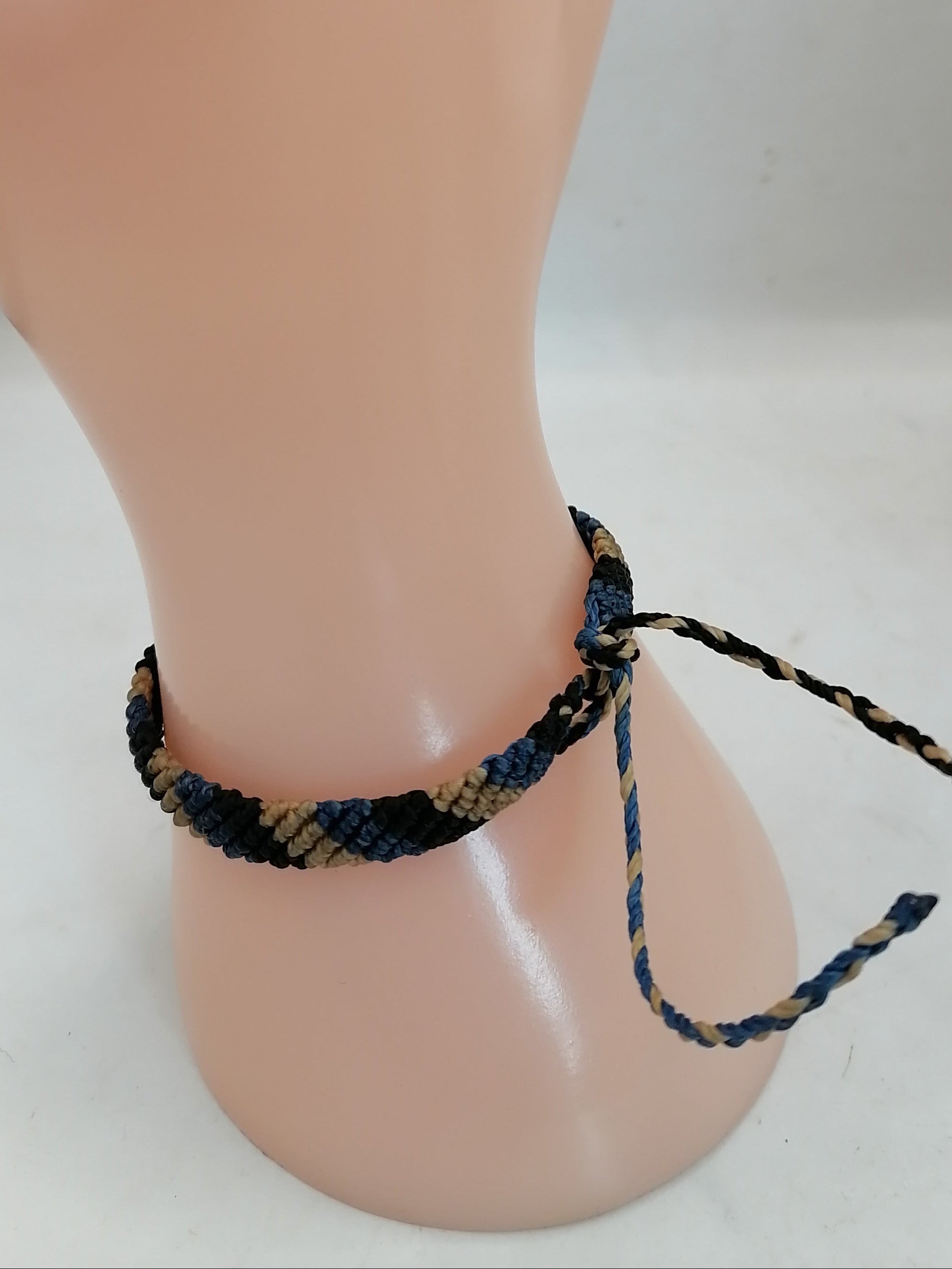 Unisex Woven Macrame Thread Bracelet with Geometric Shapes