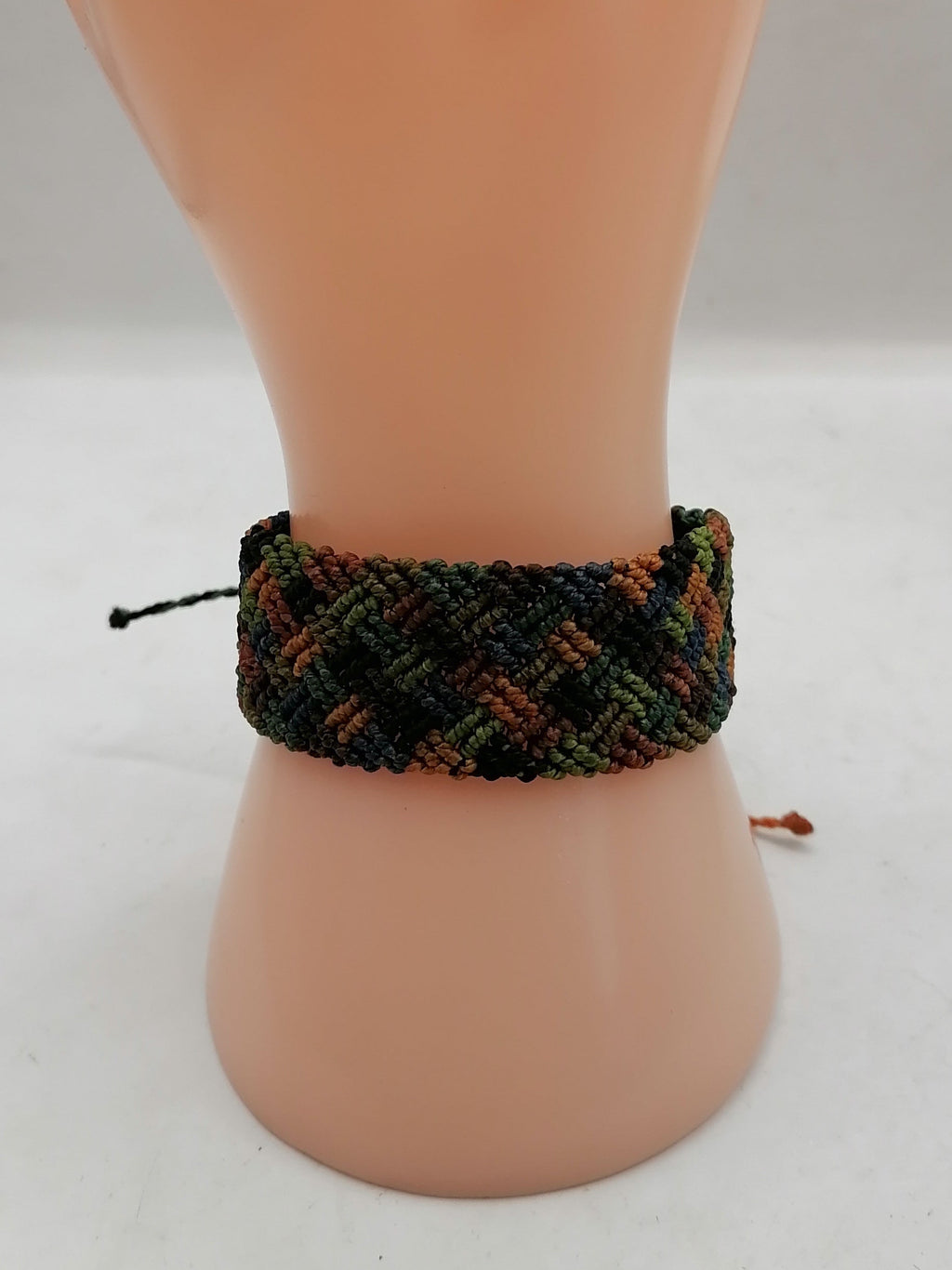 Unisex Woven Macrame Thread Bracelet with Square Design, Peruvian Handicraft from Cusco