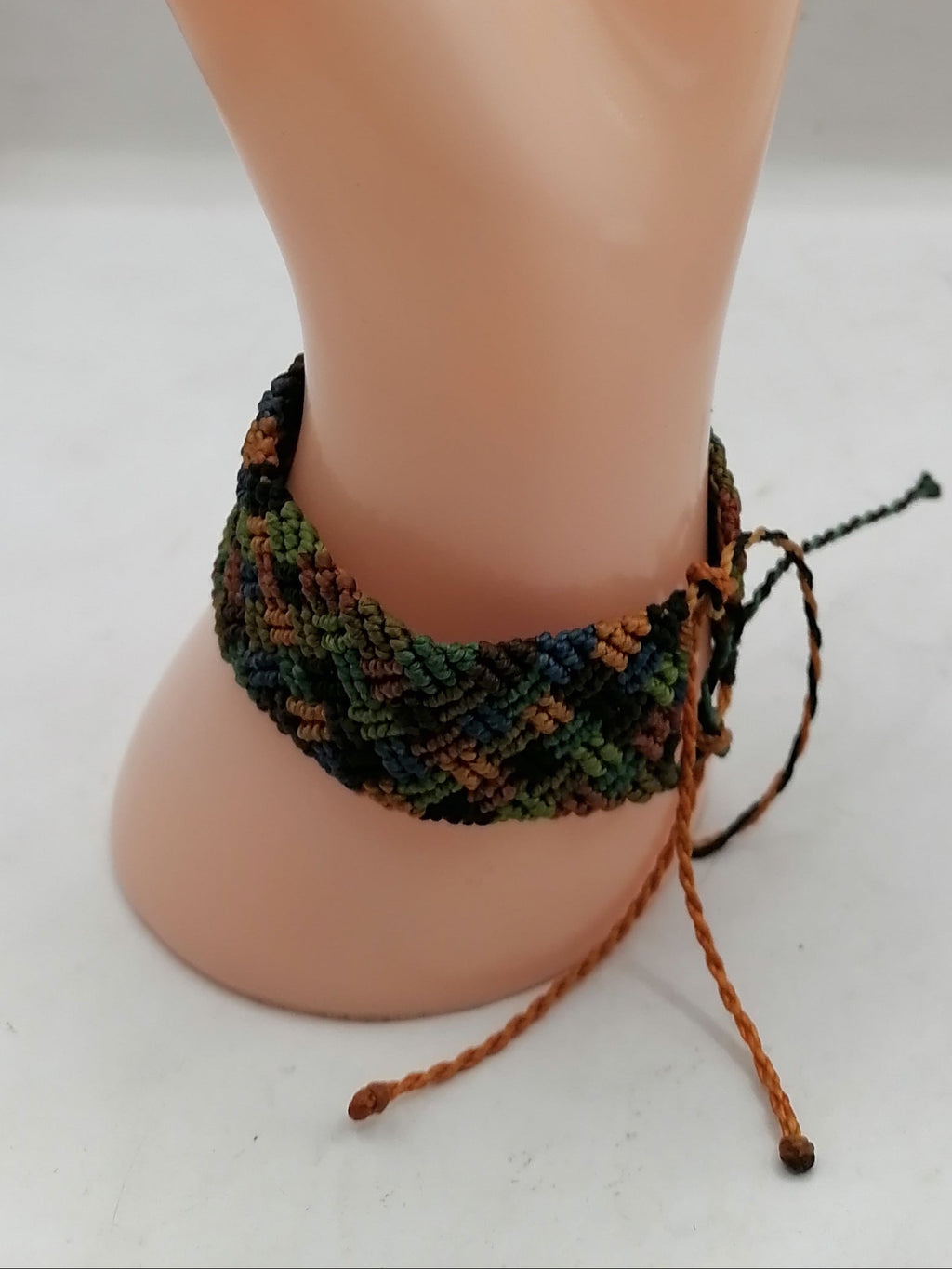 Unisex Woven Macrame Thread Bracelet with Square Design, Peruvian Handicraft from Cusco