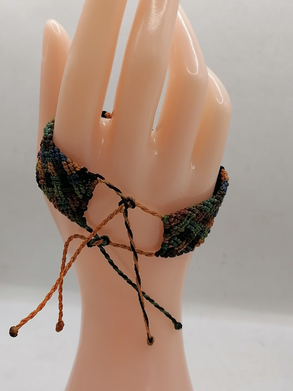 Unisex Woven Macrame Thread Bracelet with Square Design, Peruvian Handicraft from Cusco