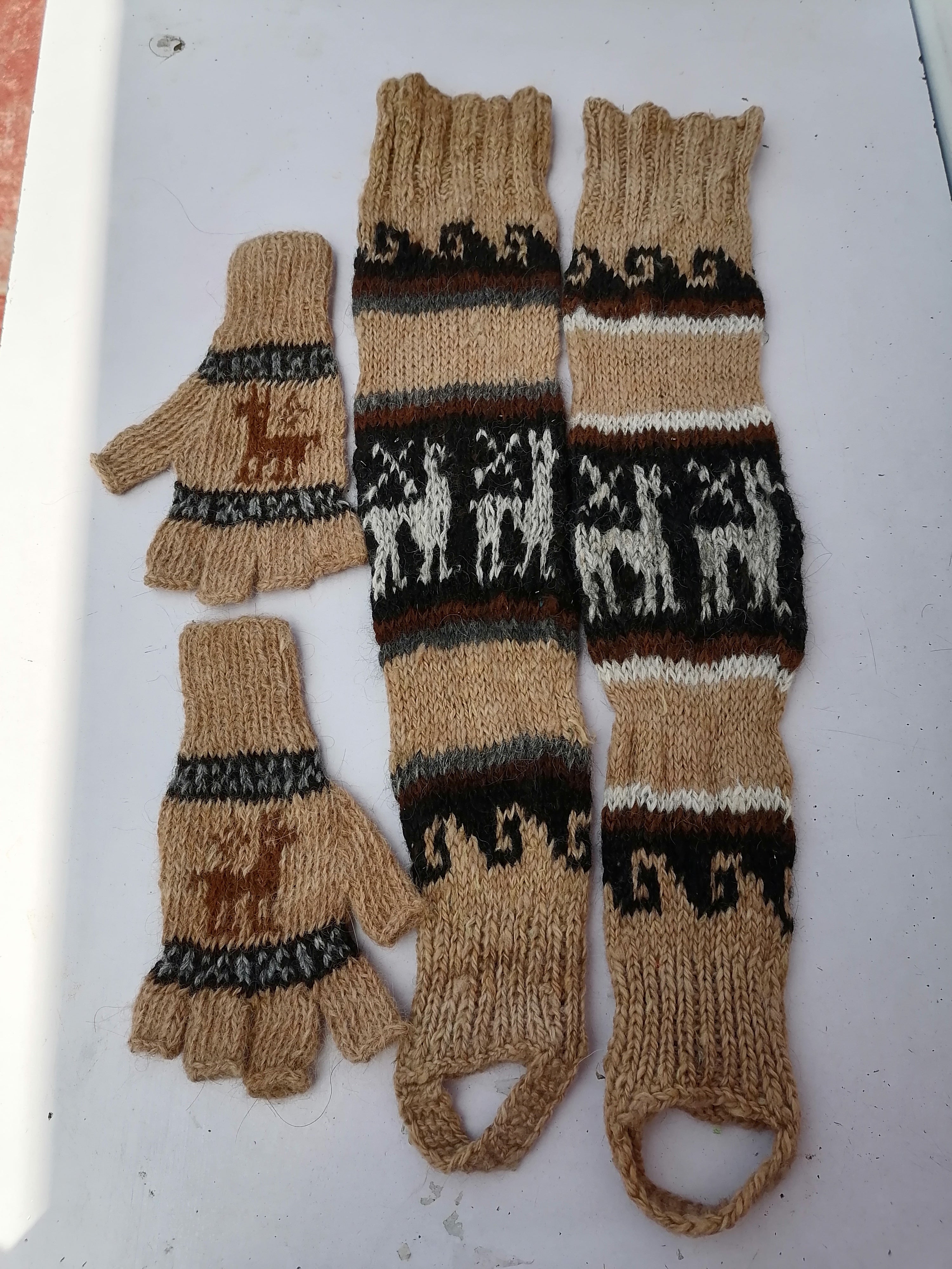 Alpaca Wool Leg Warmer and Glove Set for Warm Winter in the Andes