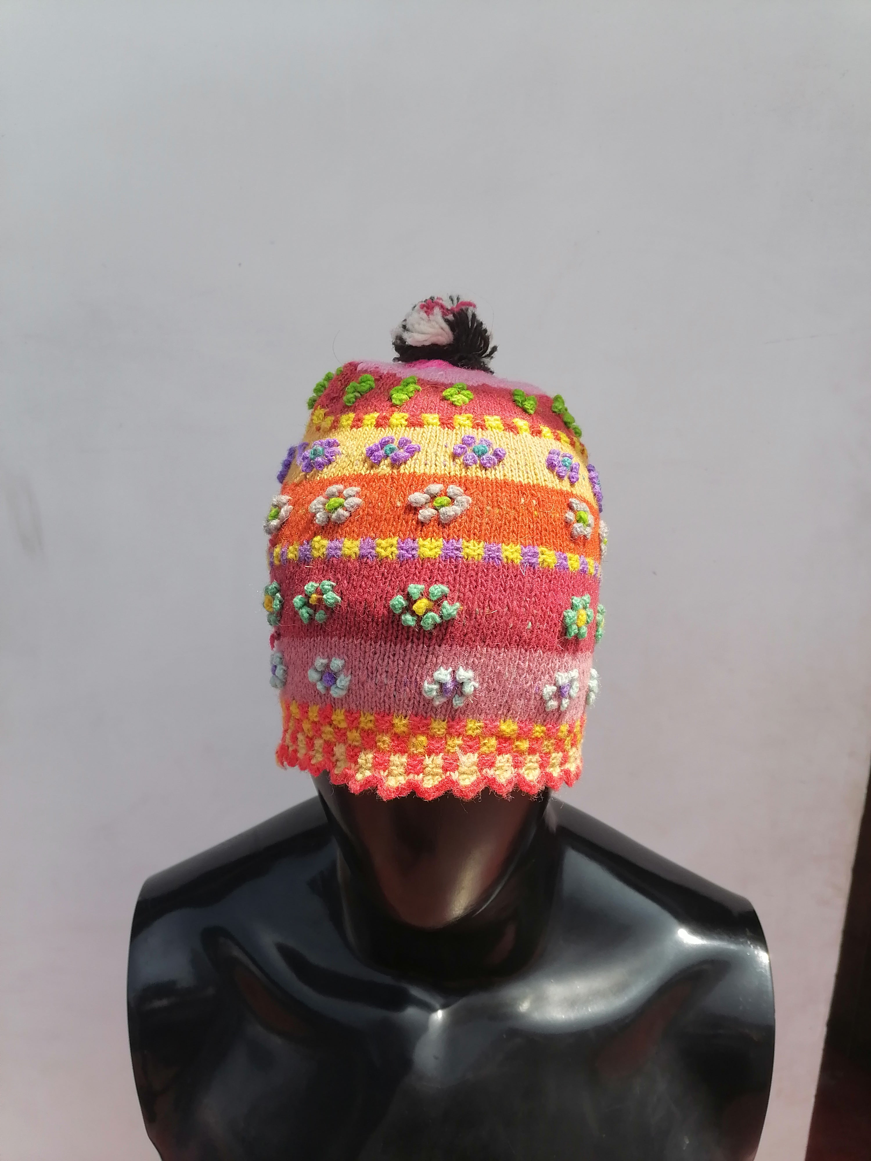 Unisex Knitted Wool Chullo for Warm Winter, Multicolor, Cusco