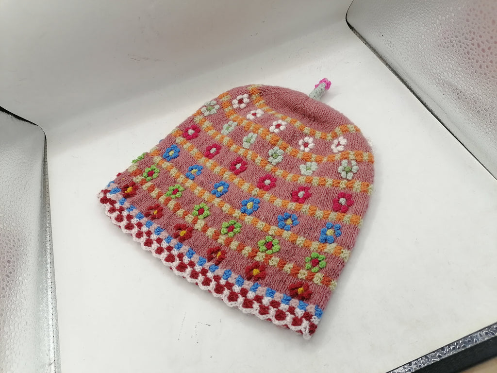 Unisex Knitted Wool Chullo for Warm Winter in Cusco