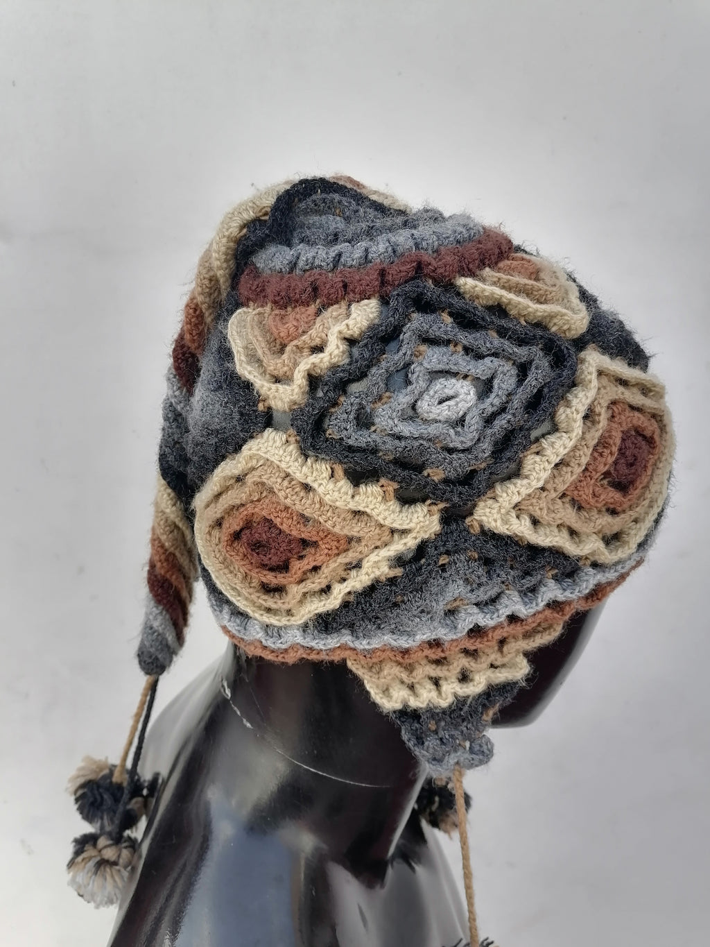 Unisex Knitted Wool Chullo for Winter Warm Peruvian Handicrafts from Cusco