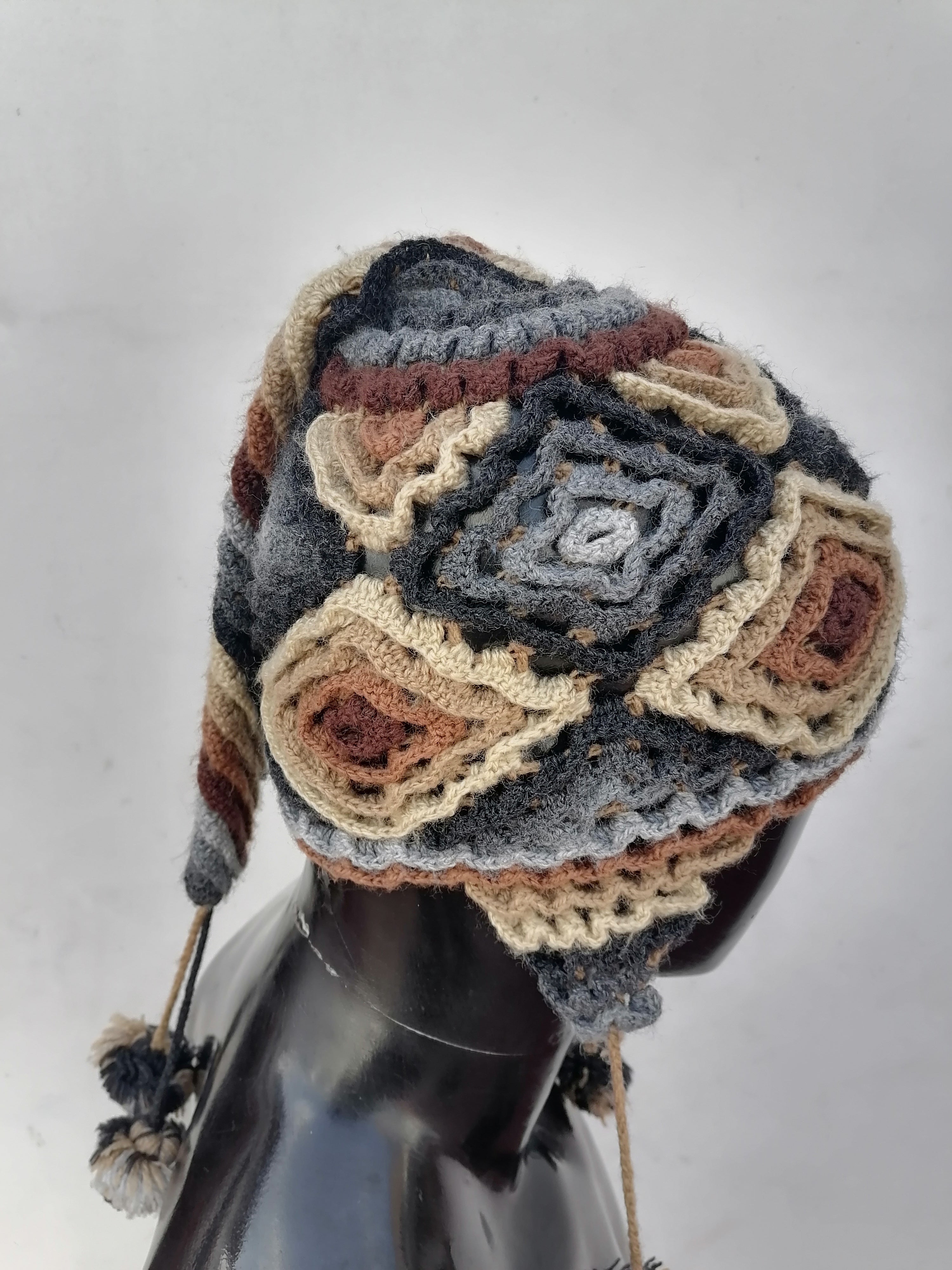Unisex Knitted Wool Chullo for Winter Warm Peruvian Handicrafts from Cusco