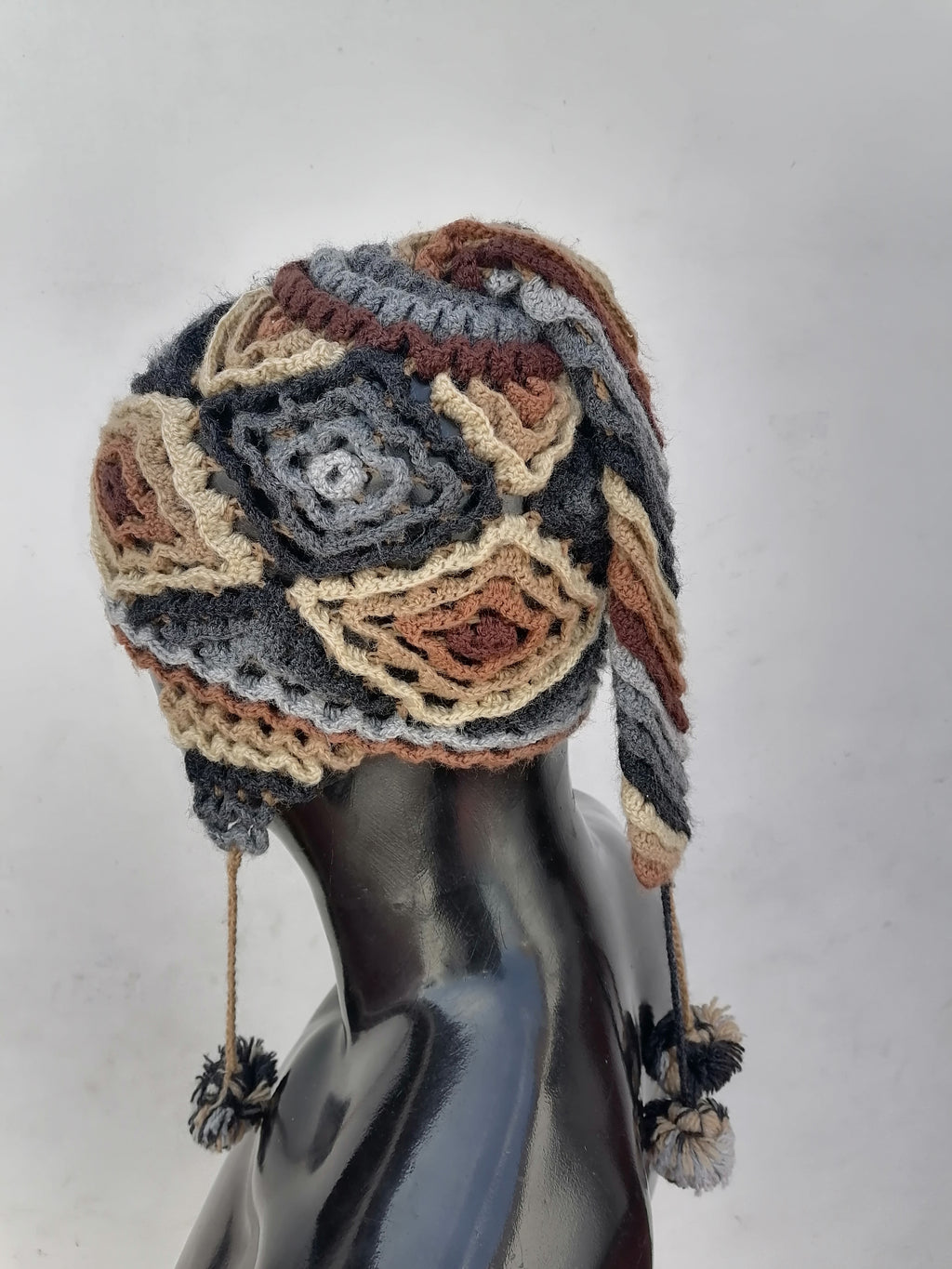 Unisex Knitted Wool Chullo for Winter Warm Peruvian Handicrafts from Cusco