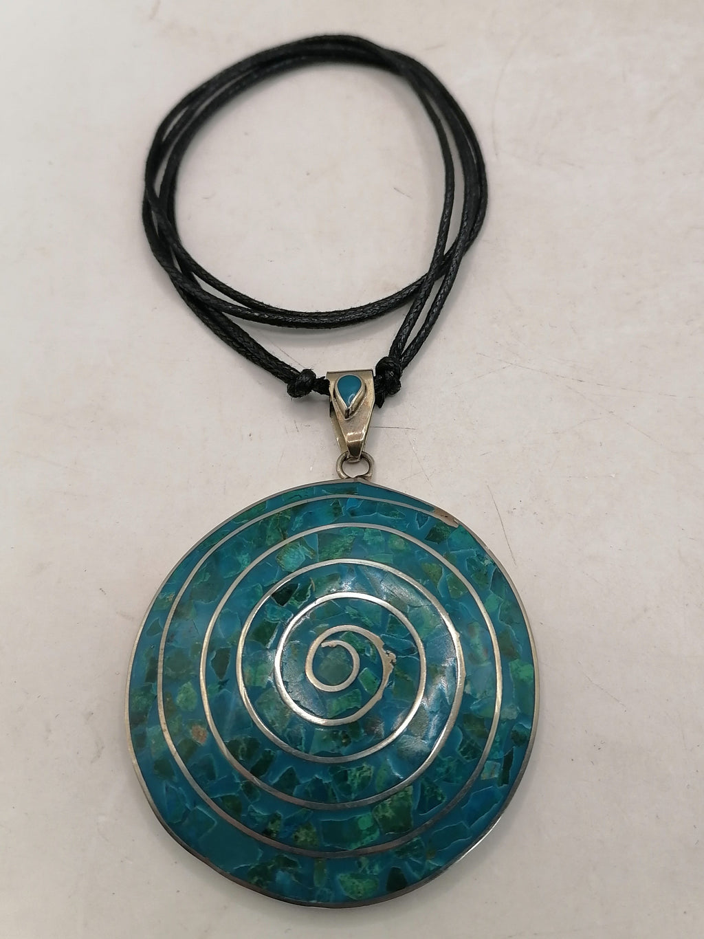 Unisex Handmade Alpaca Necklace with Inlaid Stone