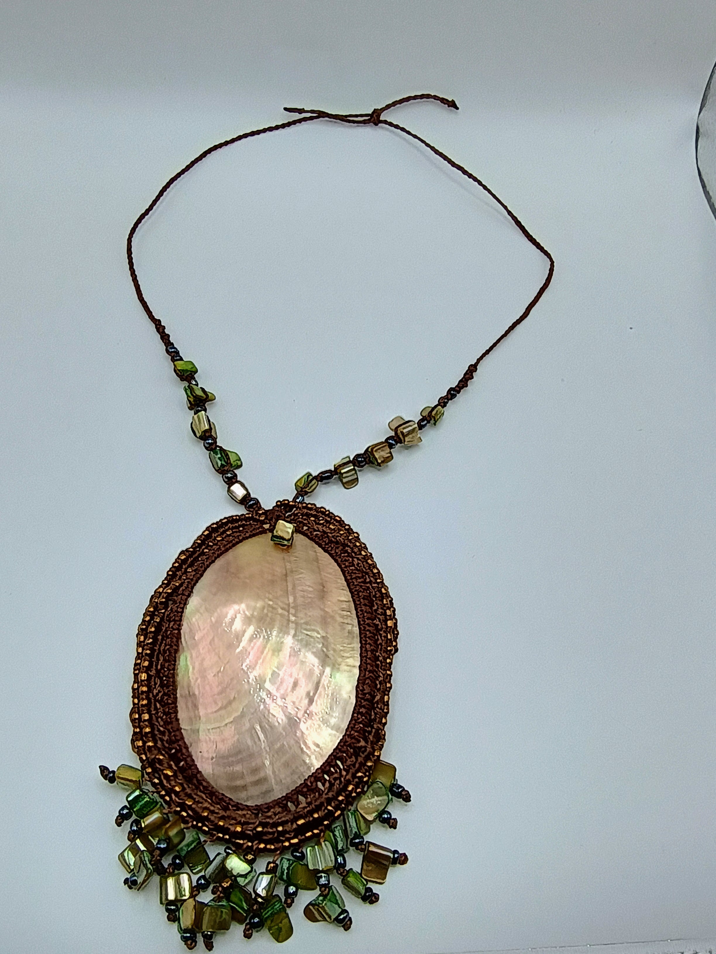 Unisex Macrame Necklace with Spondylus Shell and Mother-of-Pearl, Handmade Peruvian Craft