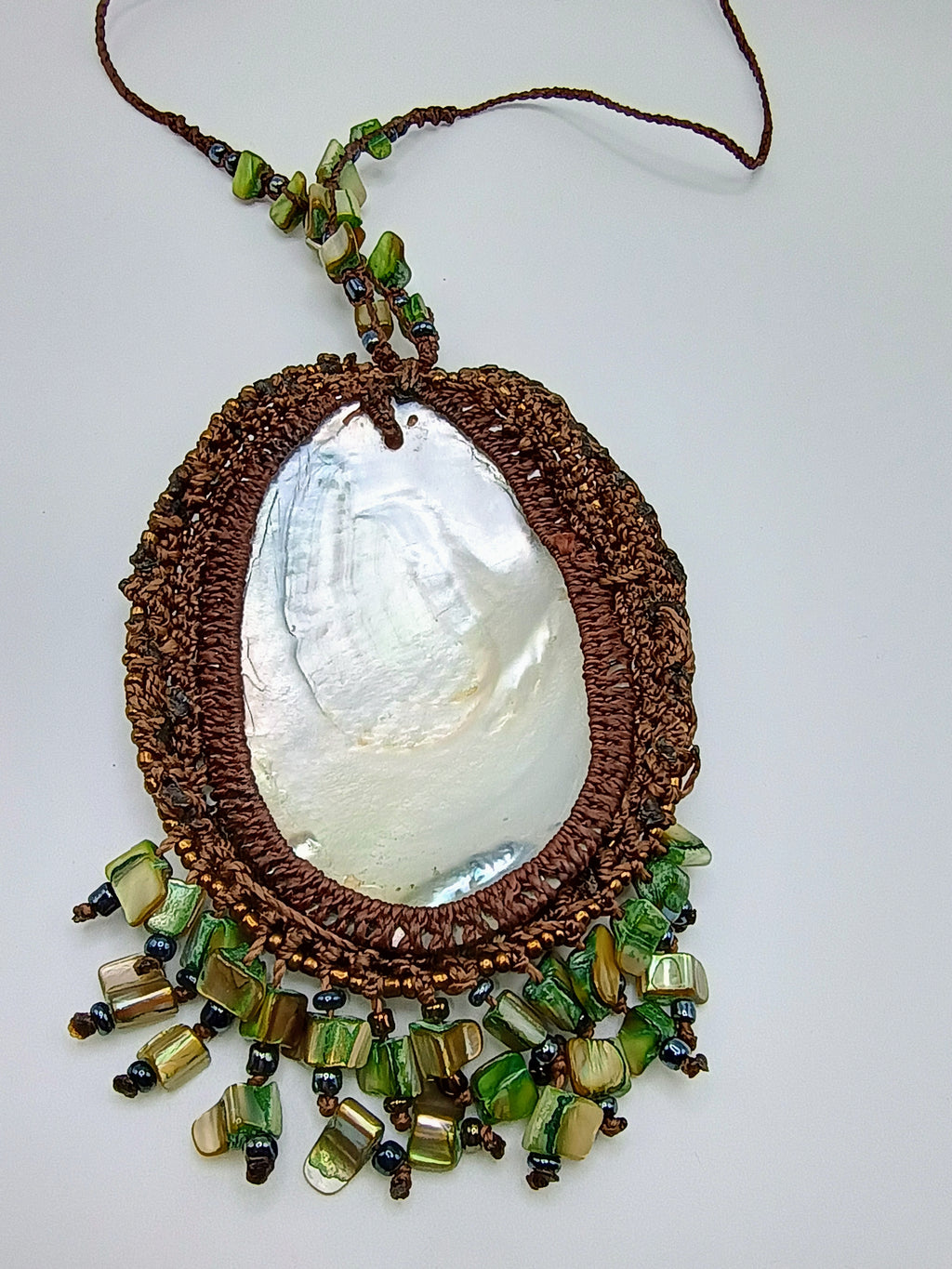 Unisex Macrame Necklace with Spondylus Shell and Mother-of-Pearl, Handmade Peruvian Craft
