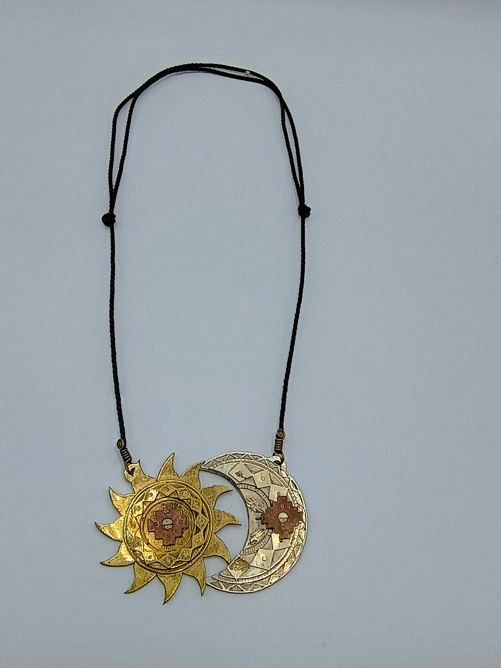 Unisex Handmade Necklace, Peruvian Craftsmanship, Cusco, Sun and Moon