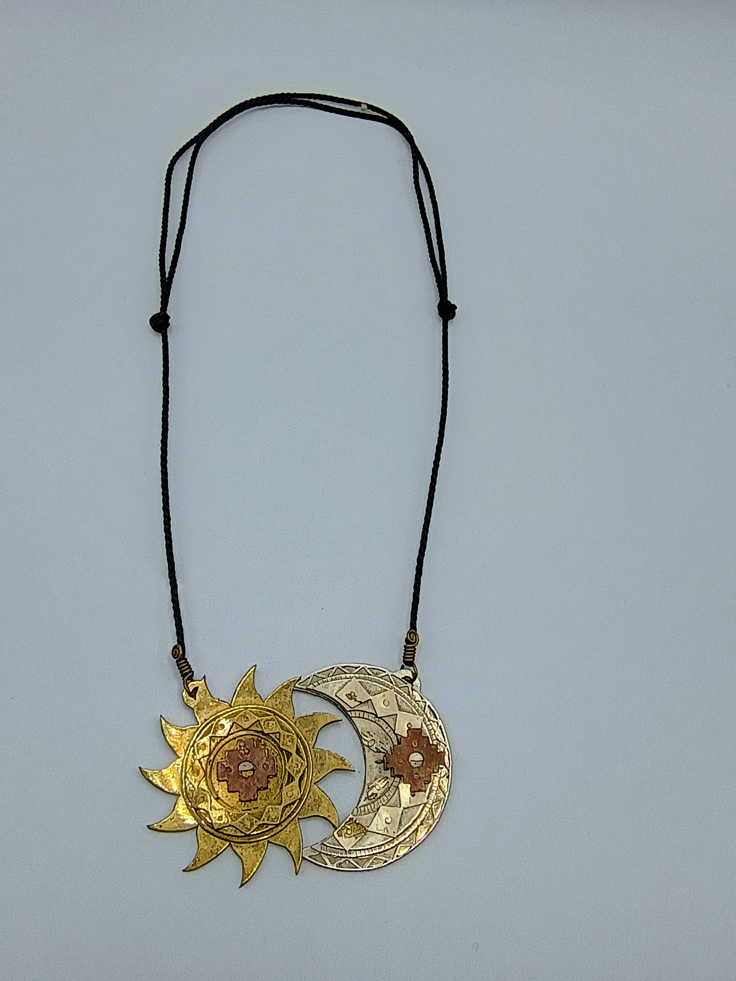 Unisex Handmade Necklace, Peruvian Craftsmanship, Cusco, Sun and Moon