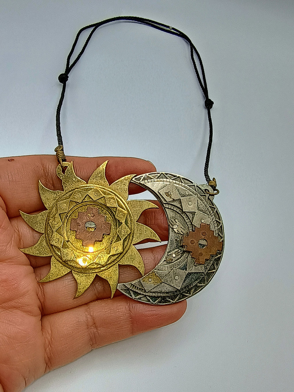 Unisex Handmade Necklace, Peruvian Craftsmanship, Cusco, Sun and Moon