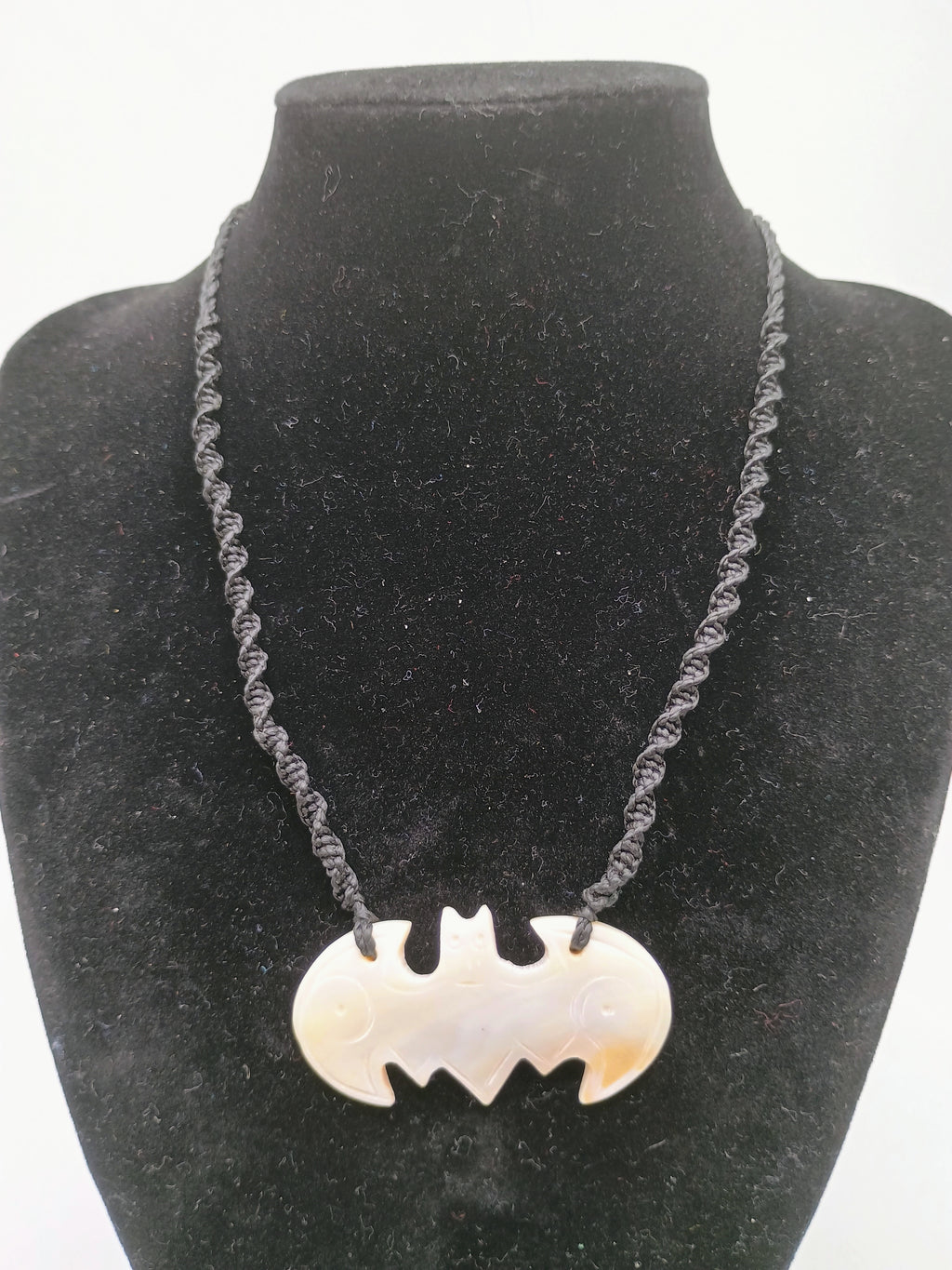 Handmade Mother-of-Pearl Necklace with Shell Pendant, Peruvian Handicraft, Cusco
