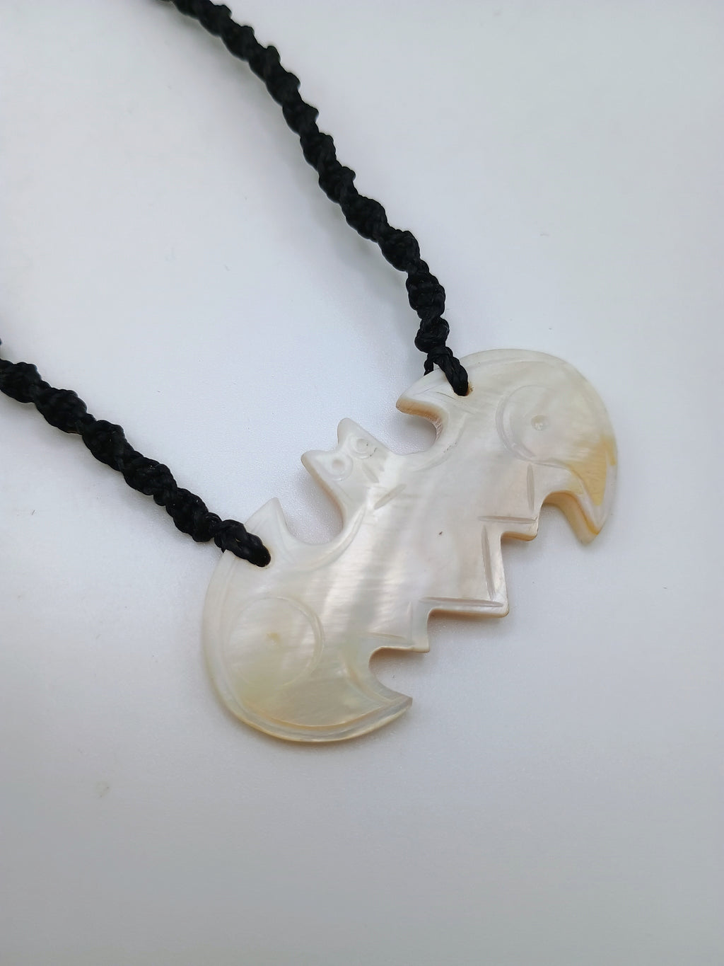 Handmade Mother-of-Pearl Necklace with Shell Pendant, Peruvian Handicraft, Cusco