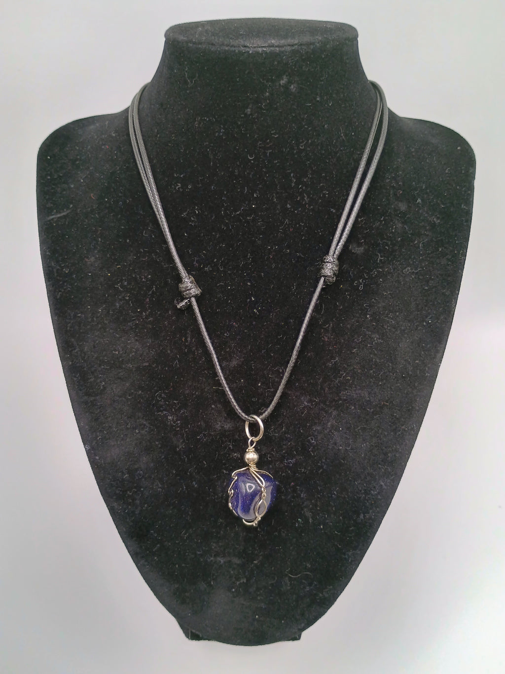 Handmade Natural Sodalite Necklace, Adjustable Thread, Peruvian Handicraft, Cusco