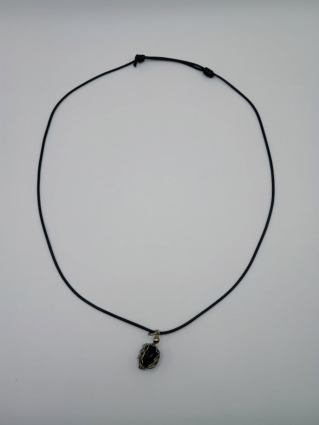 Handmade Natural Sodalite Necklace, Adjustable Thread, Peruvian Handicraft, Cusco