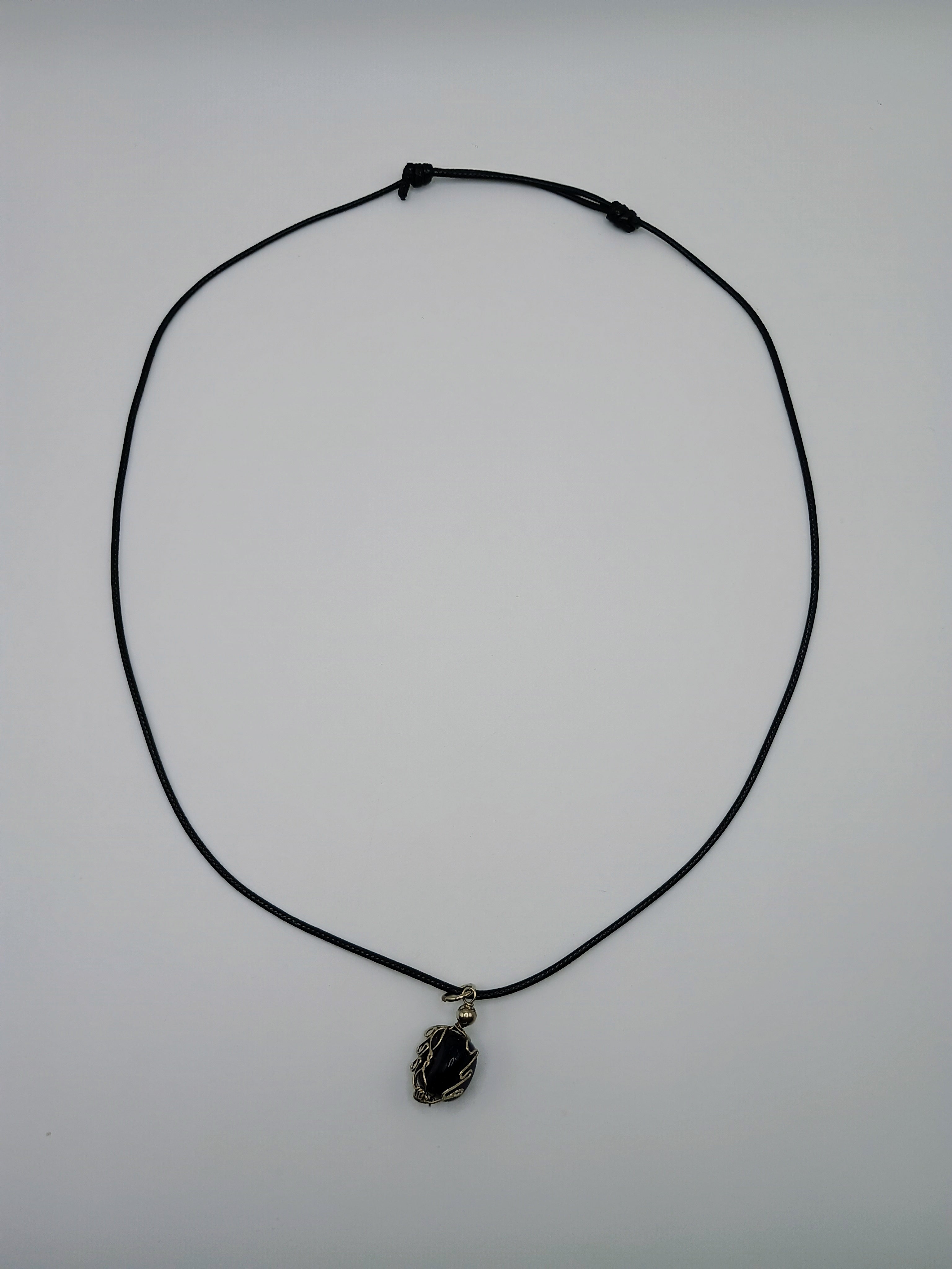 Handmade Natural Sodalite Necklace, Adjustable Thread, Peruvian Handicraft, Cusco
