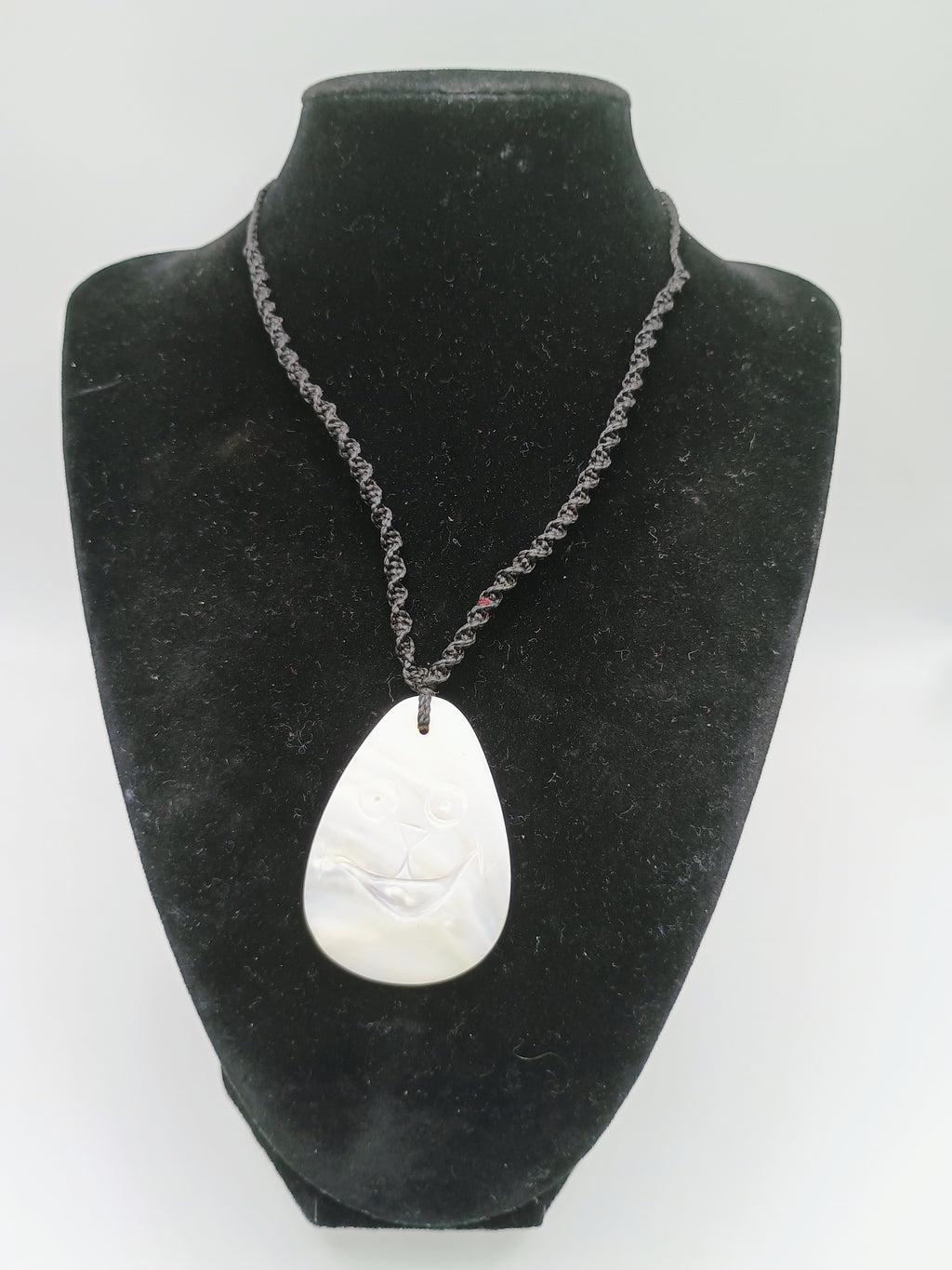 Mother-of-Pearl Smiling Face Necklace Handmade Macrame Thread