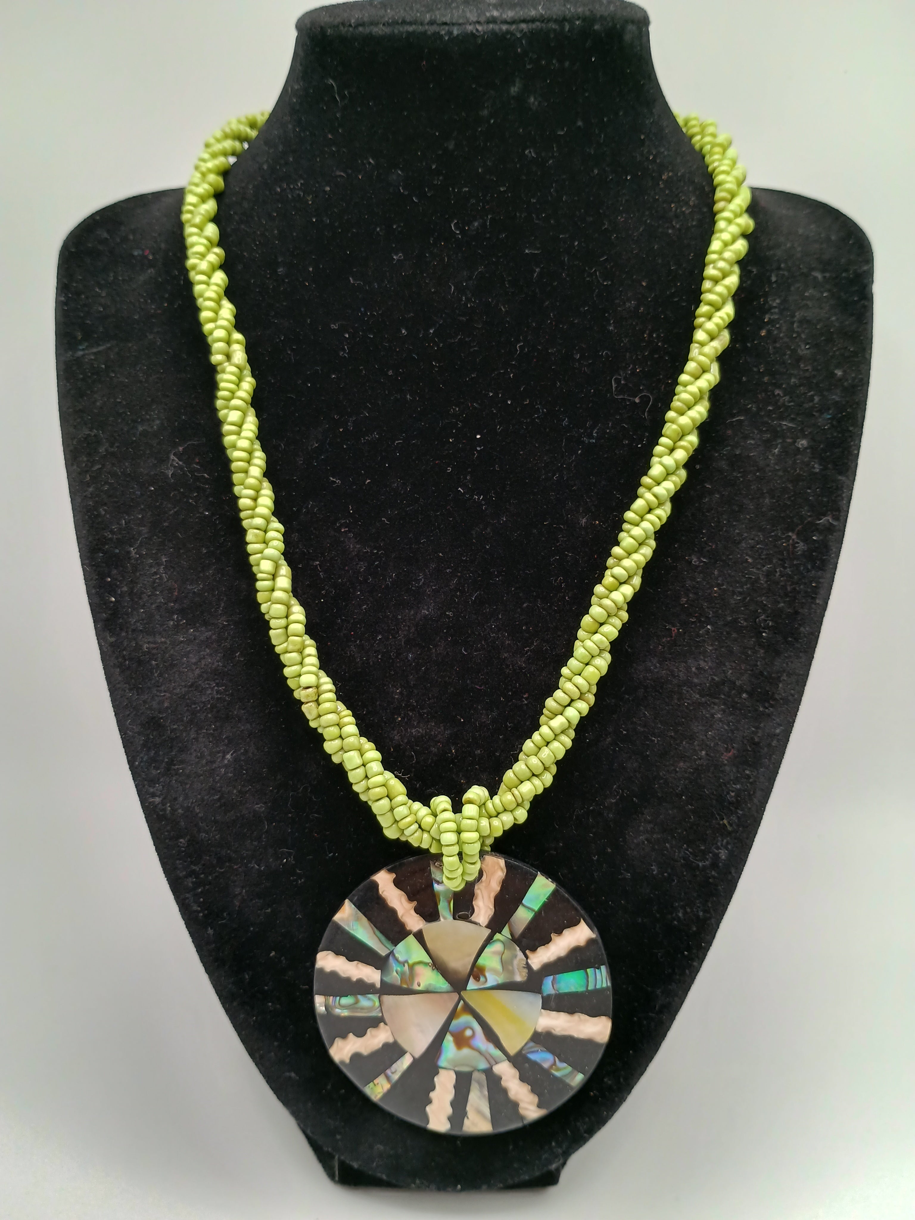 Green Bead Necklace with Natural Mother-of-Pearl Pendant