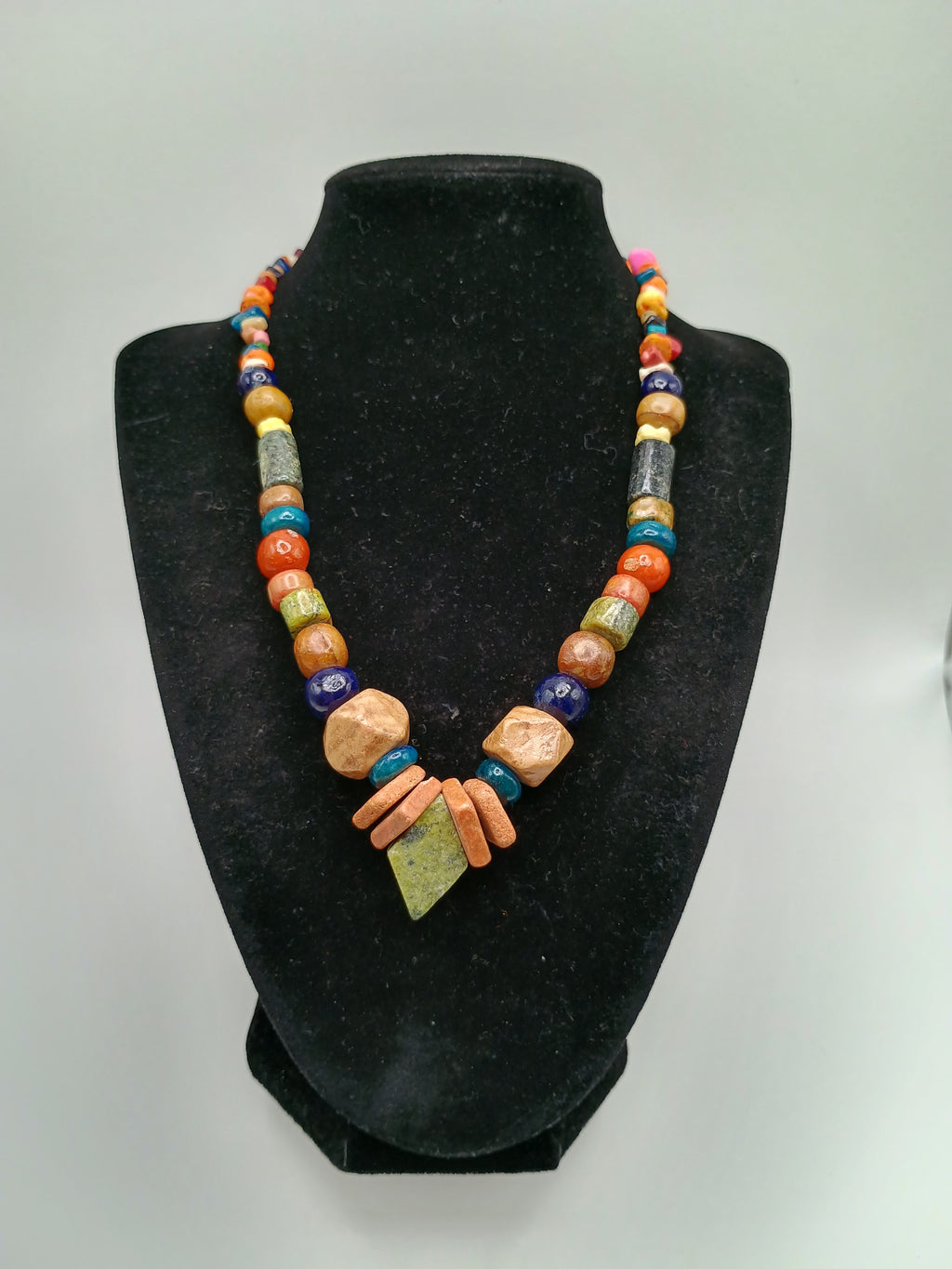 Handmade Necklace with Natural Stones, Peruvian Craftsmanship from Cusco