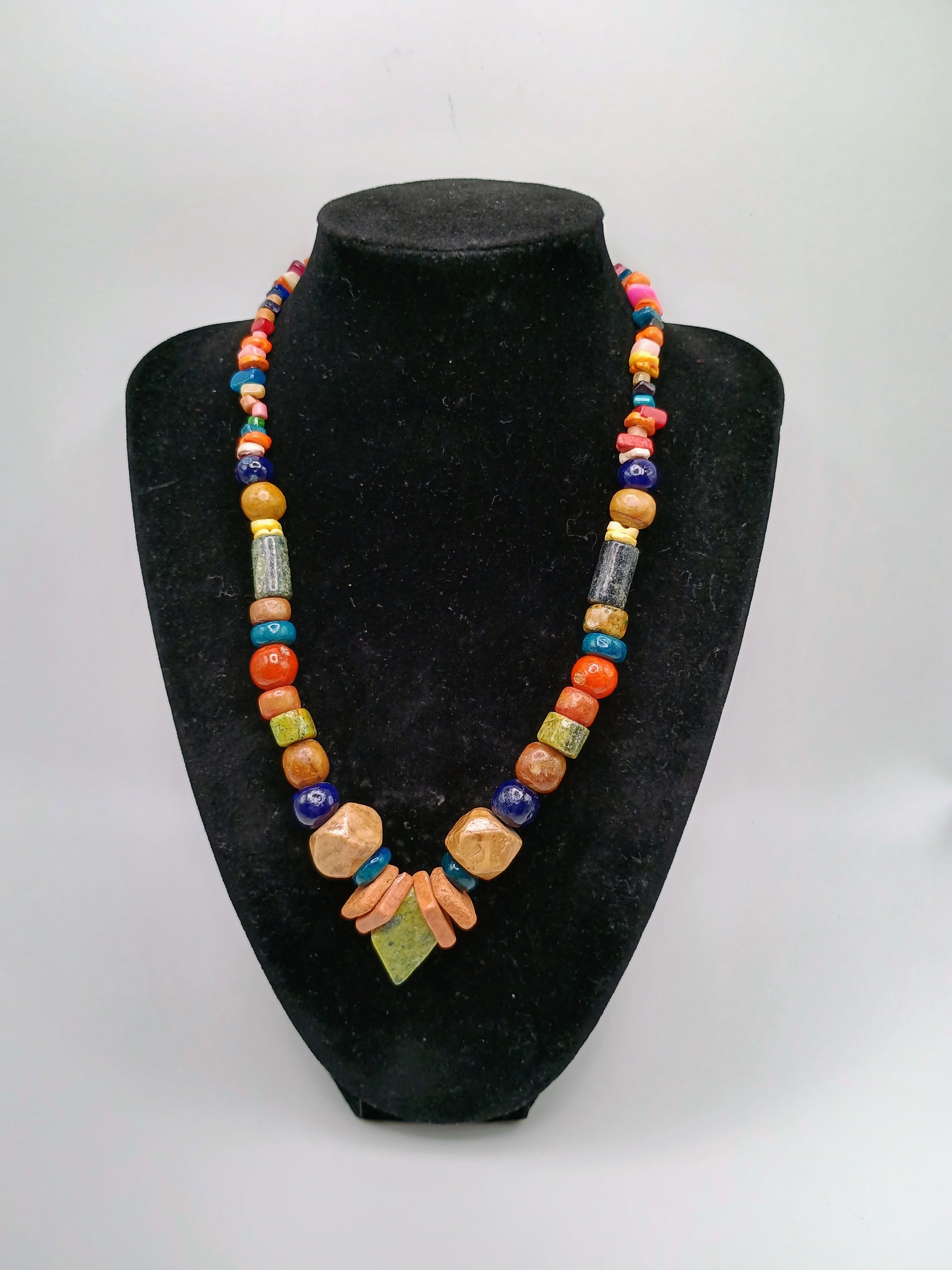 Handmade Necklace with Natural Stones, Peruvian Craftsmanship from Cusco