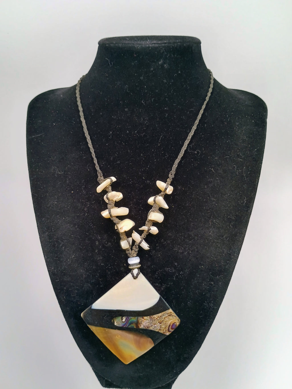 Handmade Macrame Mother-of-Pearl Necklace, Geometric Mother-of-Pearl Shell Pendant